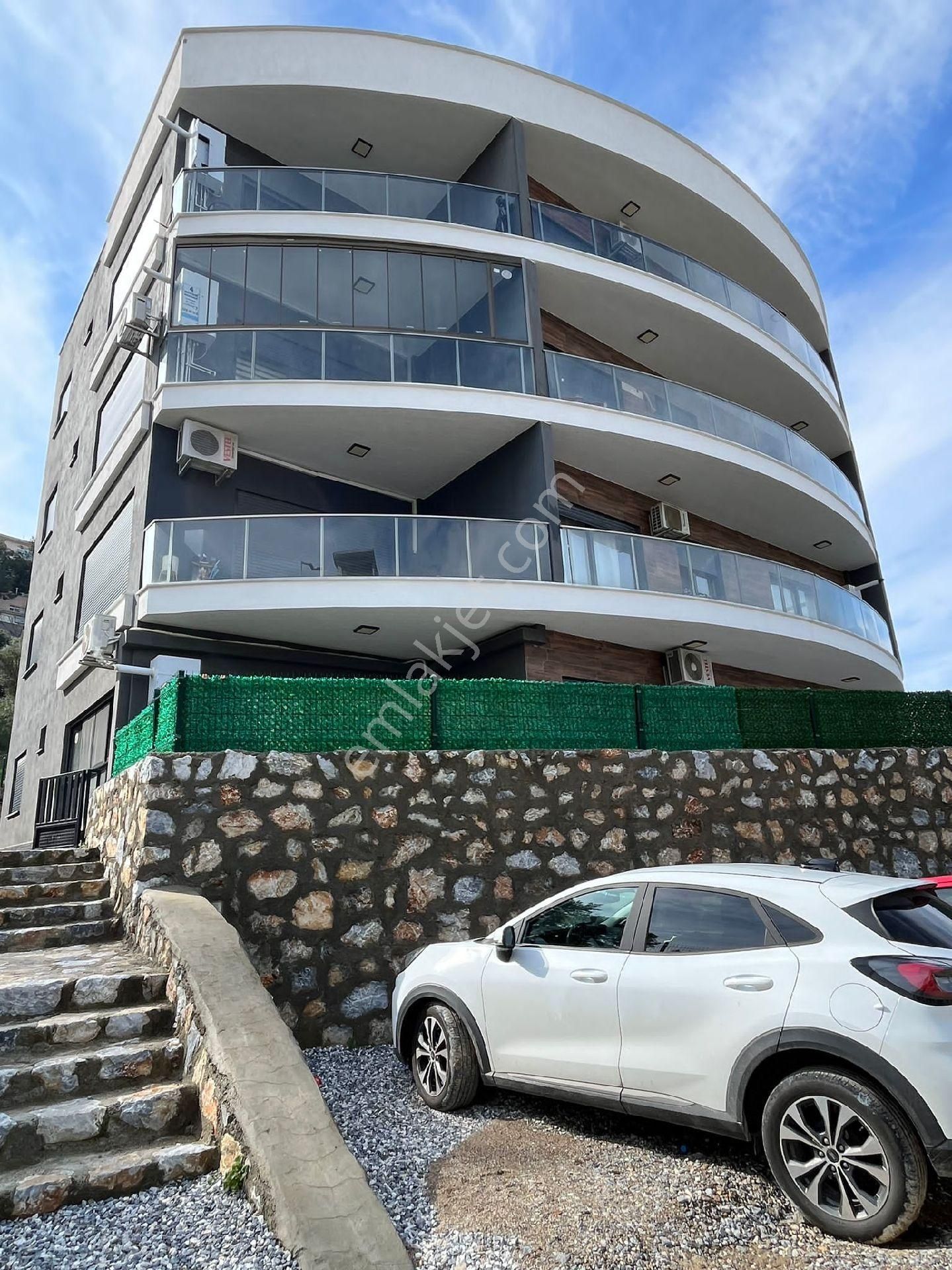 Değirmenderede 2+1 Elit Havuzlu Güvenlikli Sitede Son Derece Keyifli Bahçekatı Daire