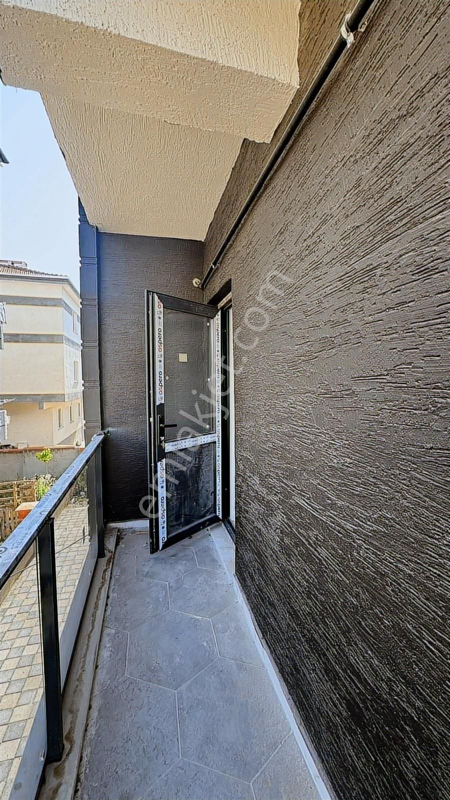 Alanyurt Yenimahallede Merkezi Konumda Satılık 1+1 Daireler - Görsel 4