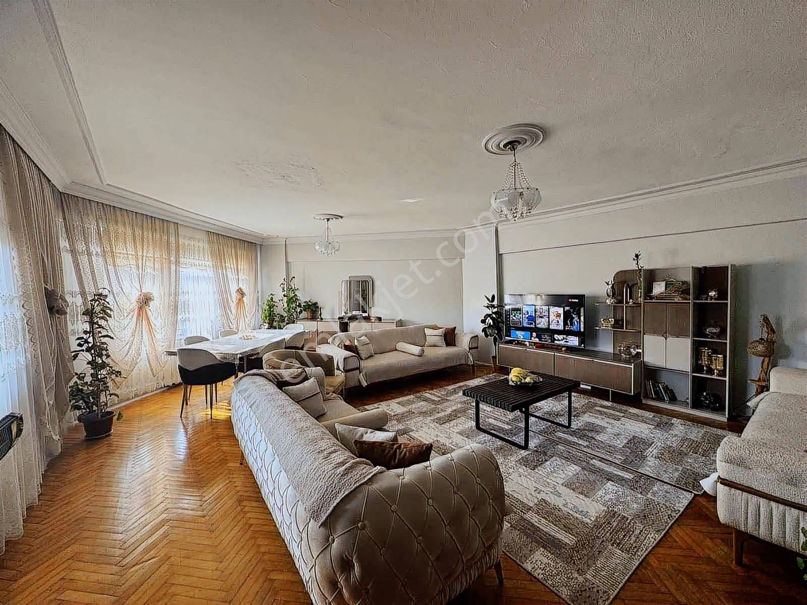 Aydınlık Emlaktan Çarşı Merkezinde Geniş 4+1 Satılık Daire - Görsel 17