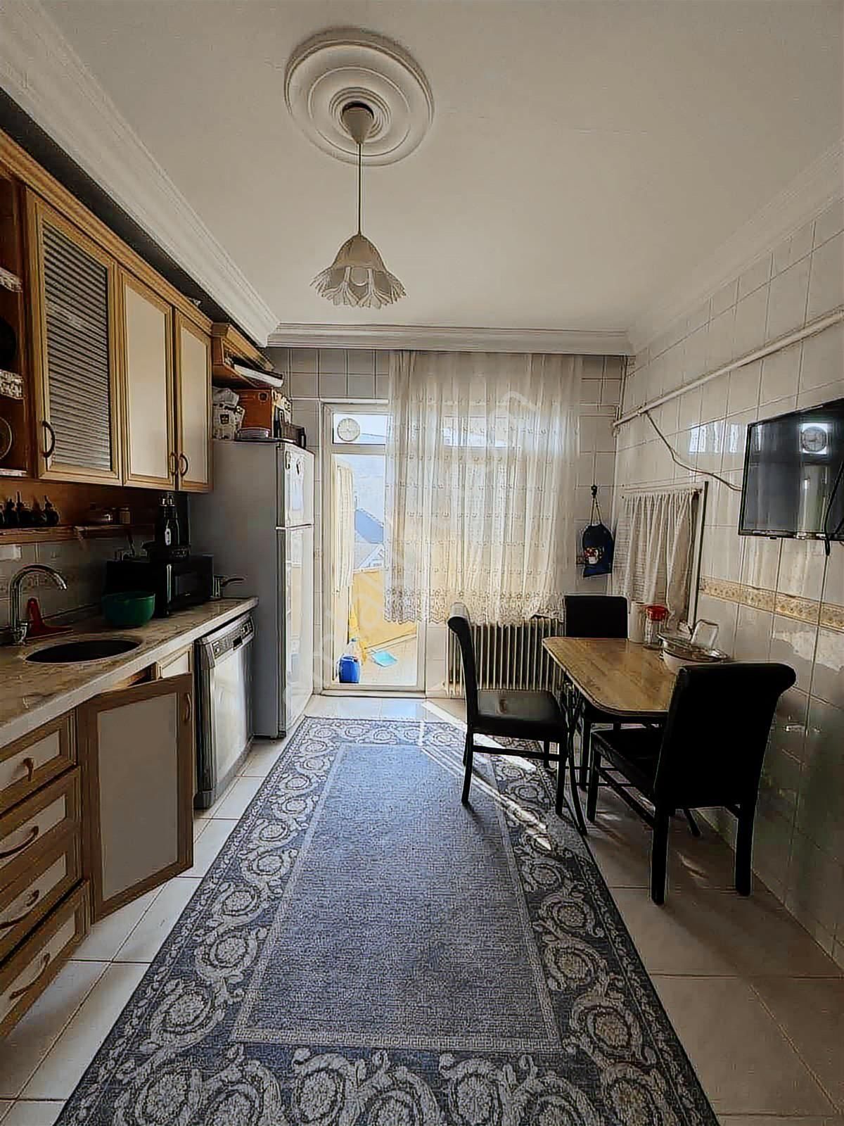 Aydınlık Emlaktan Çarşı Merkezinde Geniş 4+1 Satılık Daire - Görsel 3