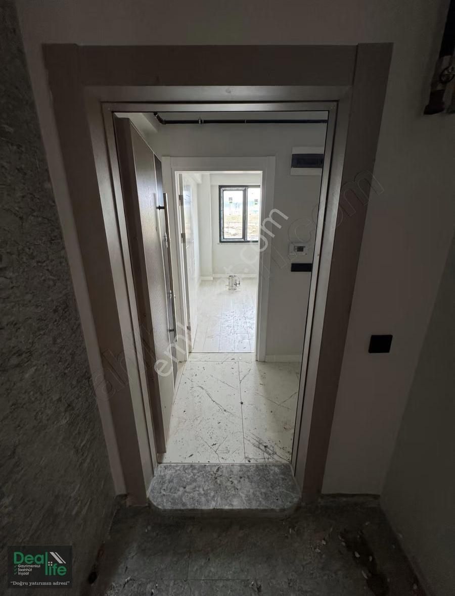 Deallife'dan Ertuğrulgazi'de Havuzlu Site İçi 3+1 Giriş Kat