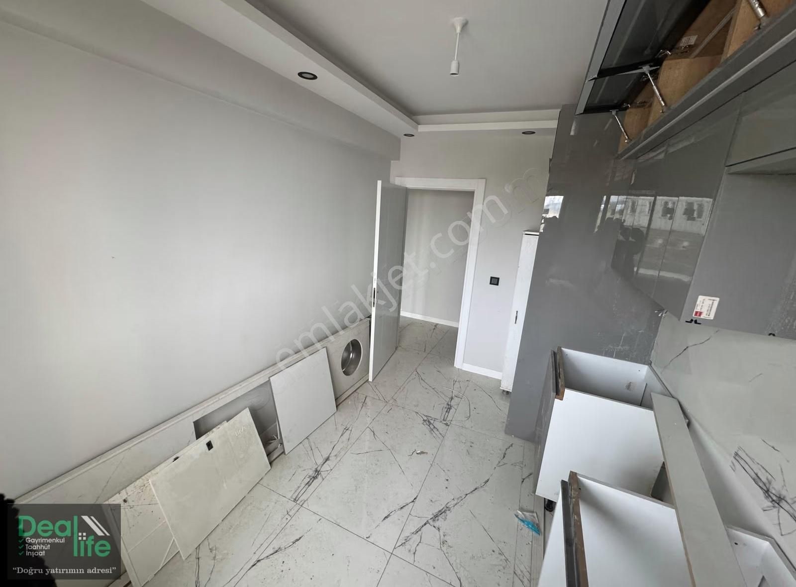 Deallife'dan Ertuğrulgazi'de Havuzlu Site İçi 3+1 Giriş Kat - Görsel 4