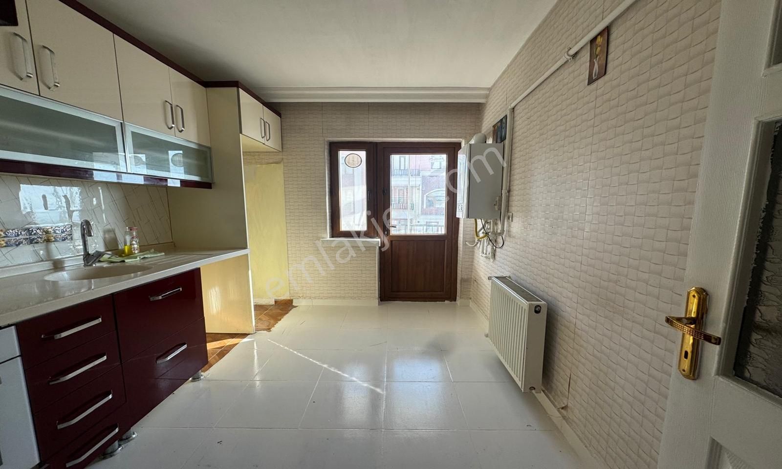 Çok Acil'den Esenler Cd Üzerin'de 3+1 Katta Kök Tapu Daire! - Görsel 4