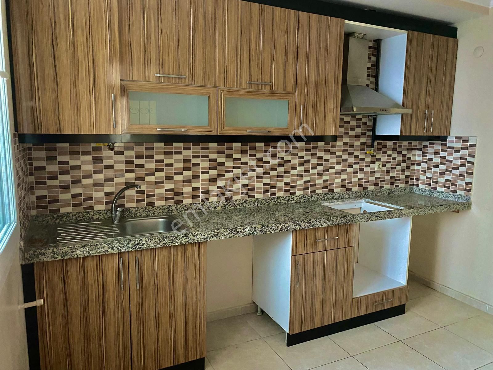 Adana Çukurovada Huzurevlerind Hem Ev Hemde Ofis Olarak Kullanılaçak 2+1 Kiralık Daire