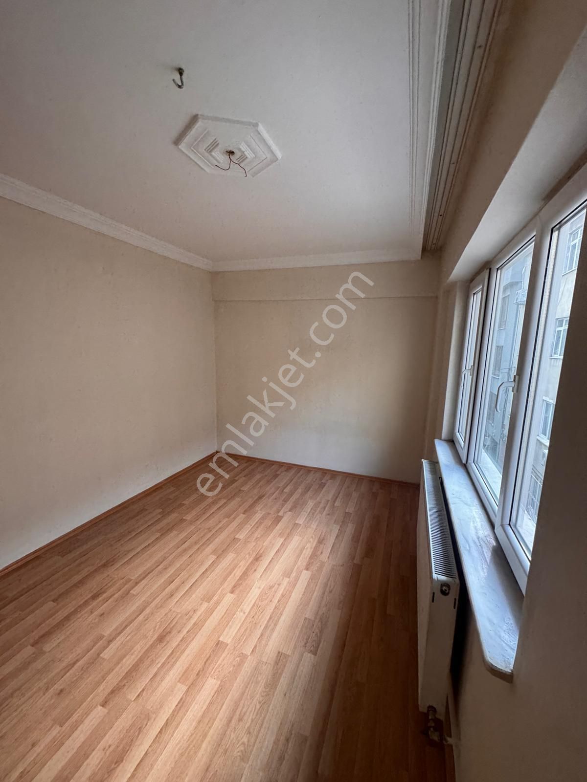 Hayat Hastanesinin Arka Tarafın'da Kiralık 2+1 Daire - Görsel 9