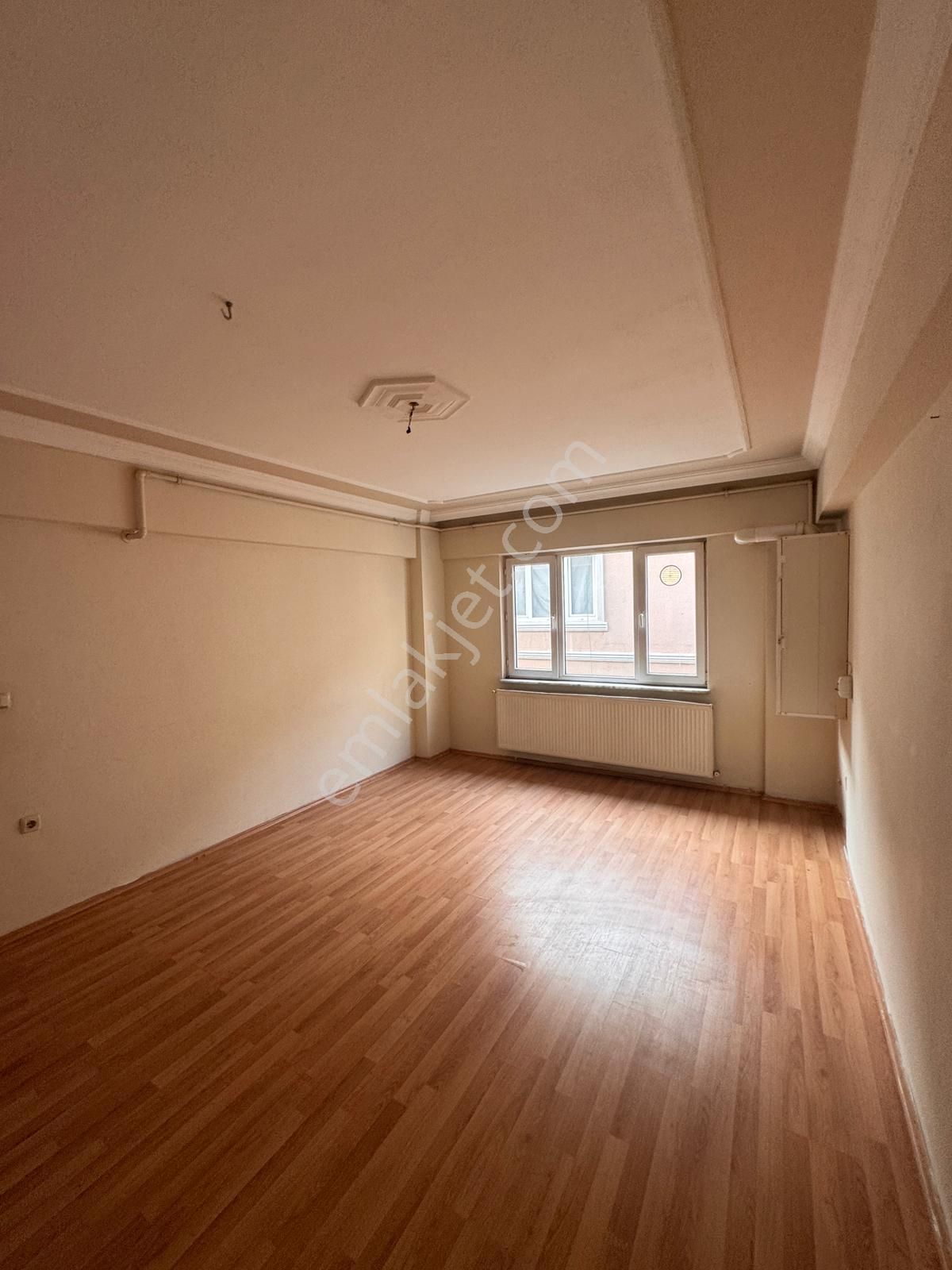 Hayat Hastanesinin Arka Tarafın'da Kiralık 2+1 Daire - Görsel 13