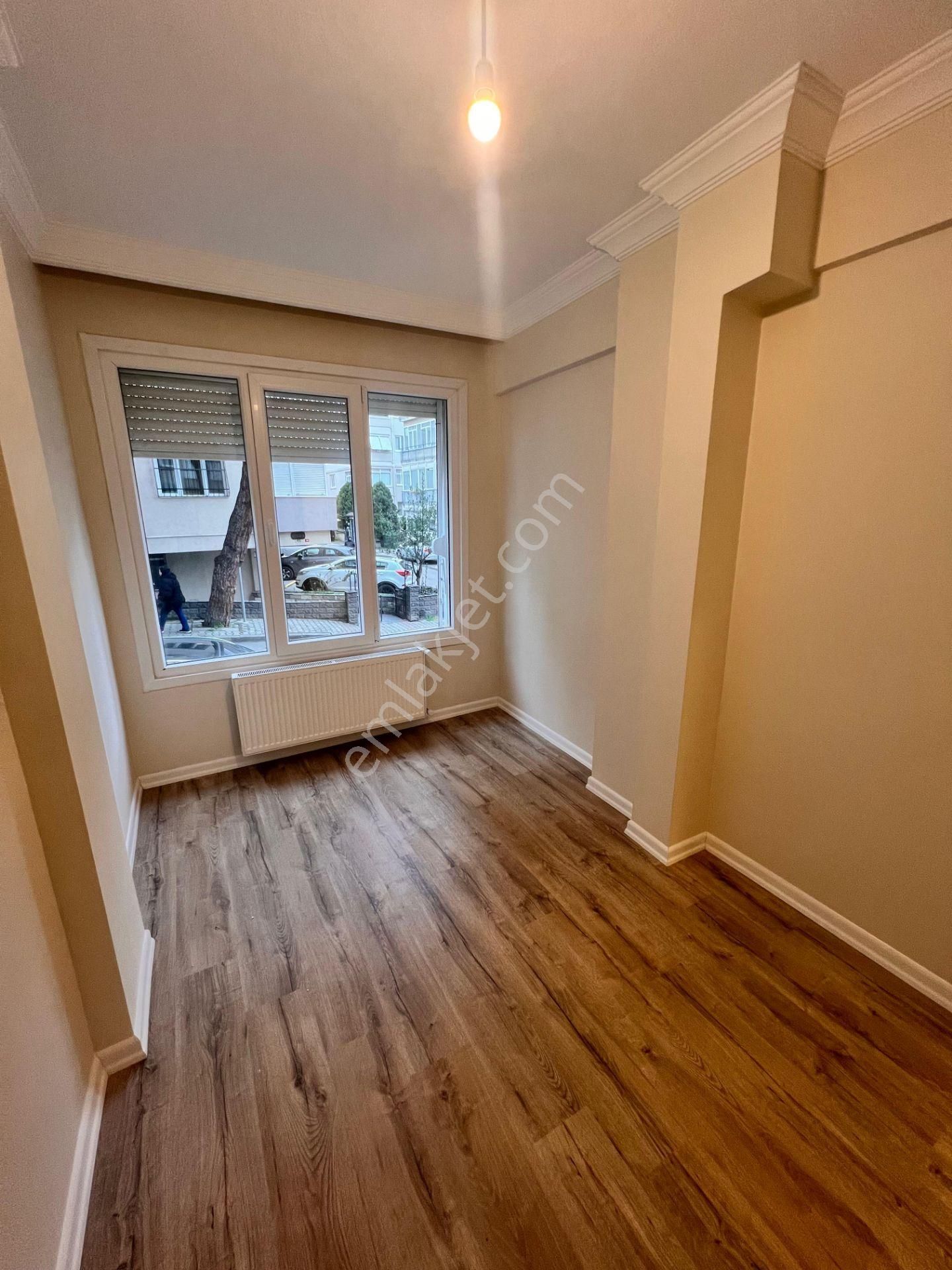 Kaçmaz'dan Sahilde Marmaya Yakın Cadde Üzeri Sokağa Ceğheli 3+1 - Görsel 9