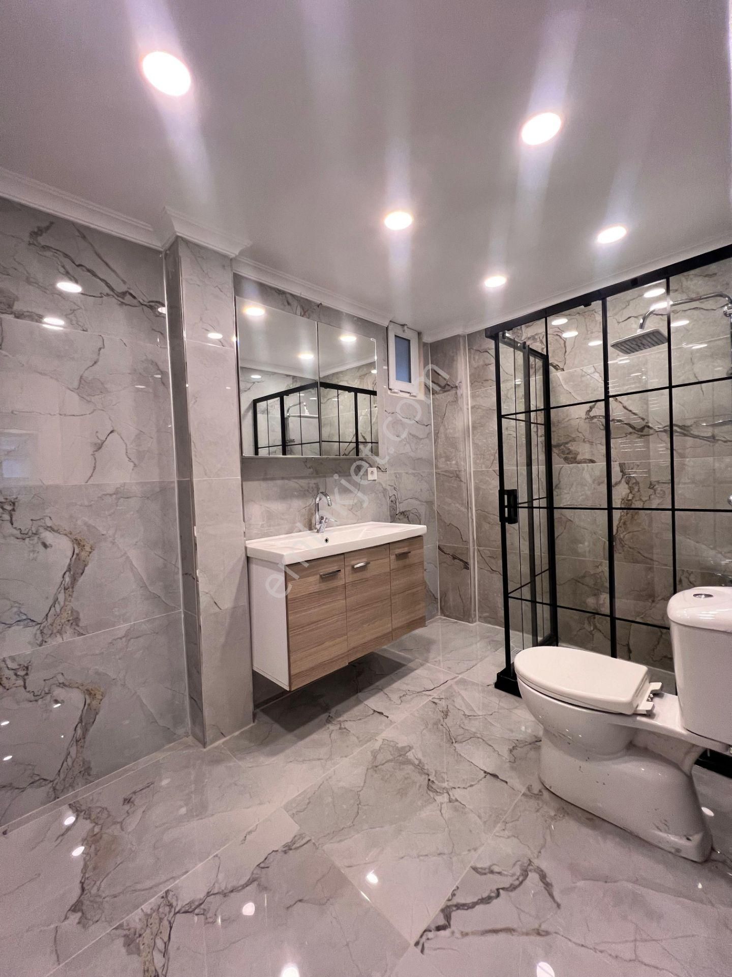 Kaçmaz'dan Sahilde Marmaya Yakın Cadde Üzeri Sokağa Ceğheli 3+1 - Görsel 35