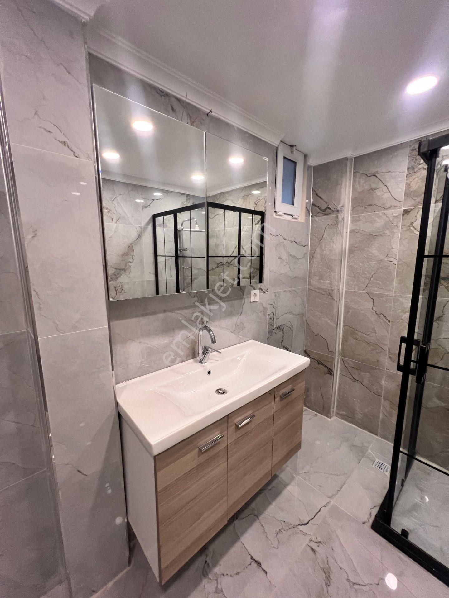 Kaçmaz'dan Sahilde Marmaya Yakın Cadde Üzeri Sokağa Ceğheli 3+1 - Görsel 17