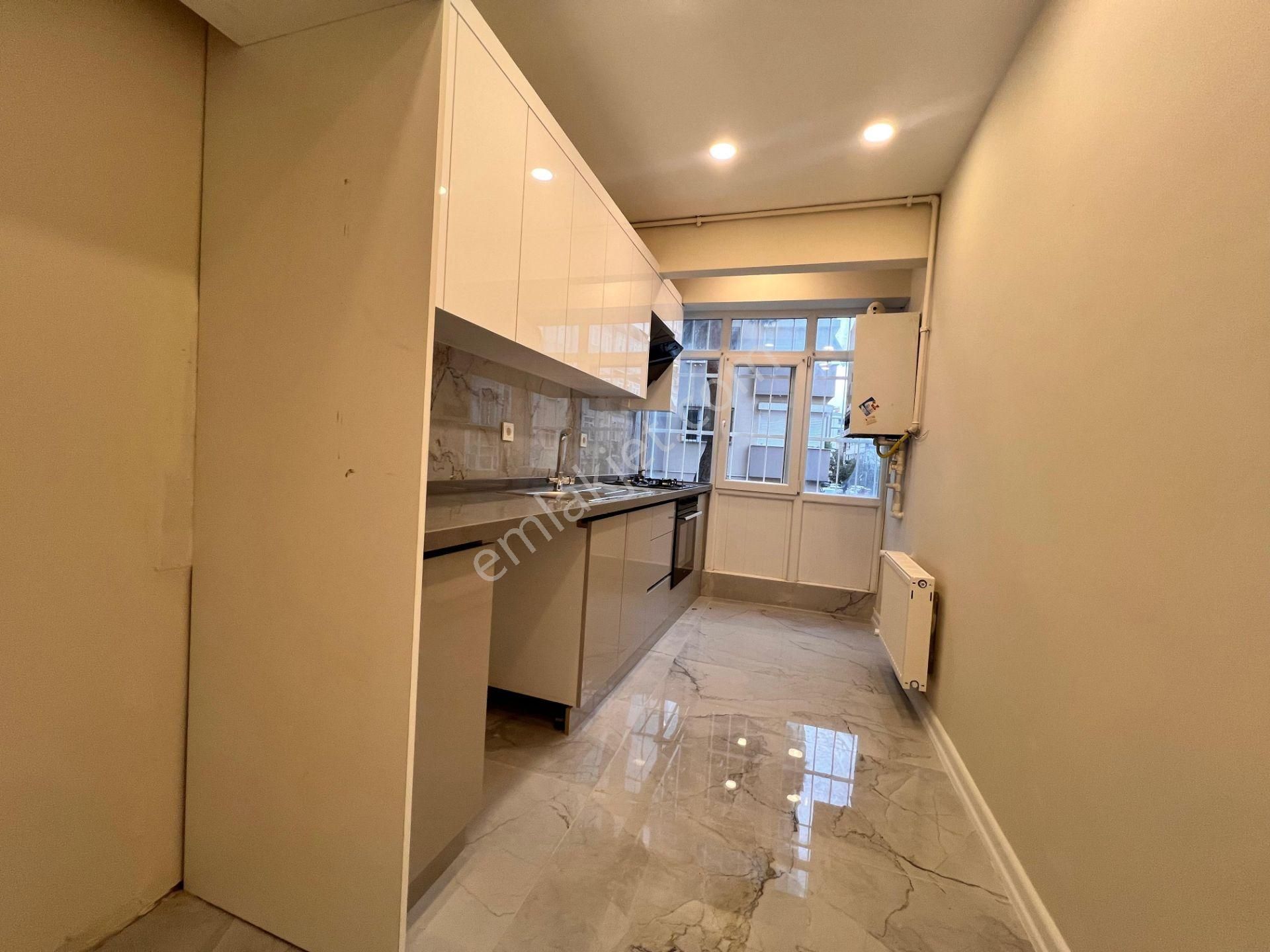 Kaçmaz'dan Sahilde Marmaya Yakın Cadde Üzeri Sokağa Ceğheli 3+1 - Görsel 30