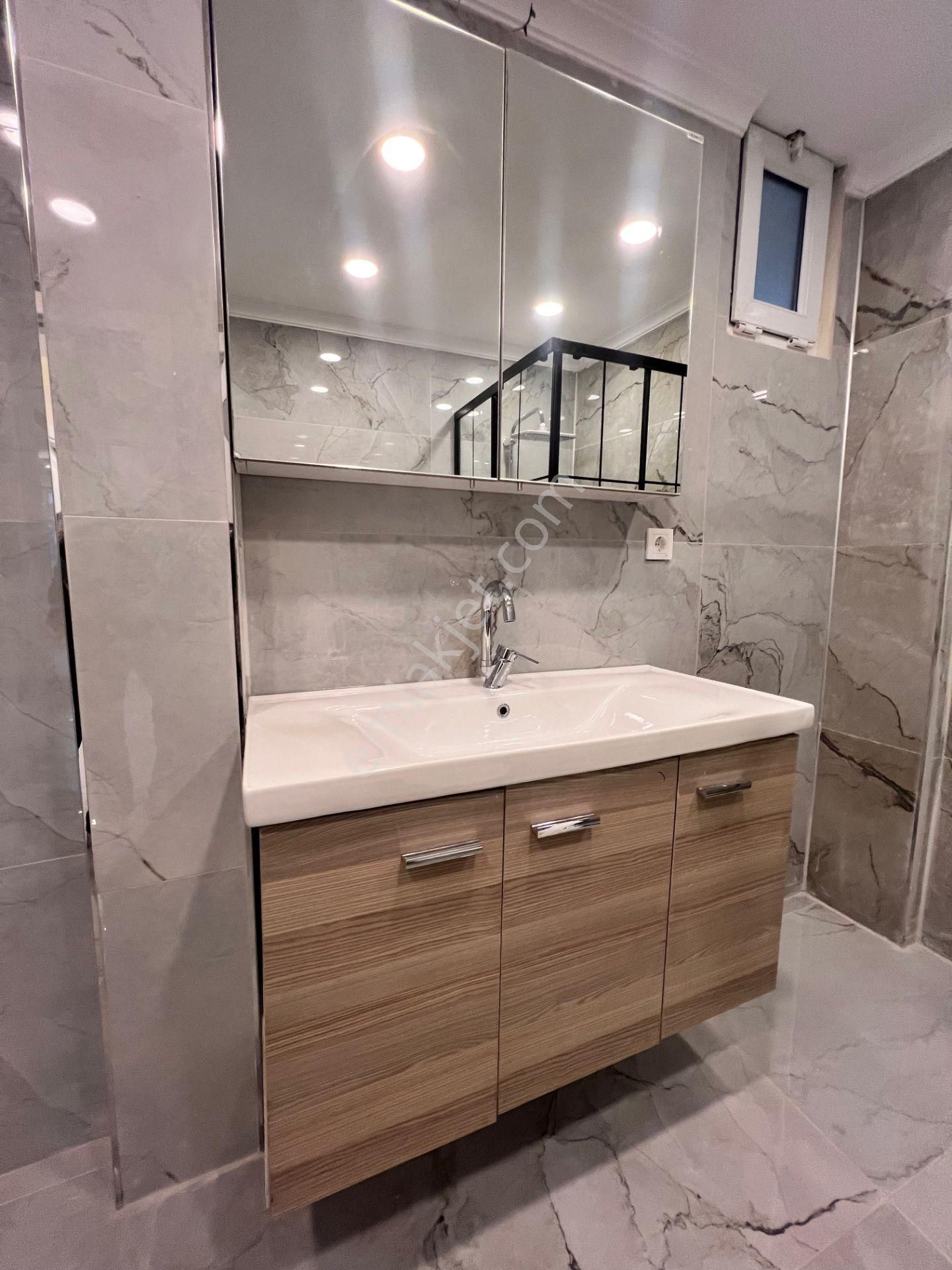 Kaçmaz'dan Sahilde Marmaya Yakın Cadde Üzeri Sokağa Ceğheli 3+1 - Görsel 33