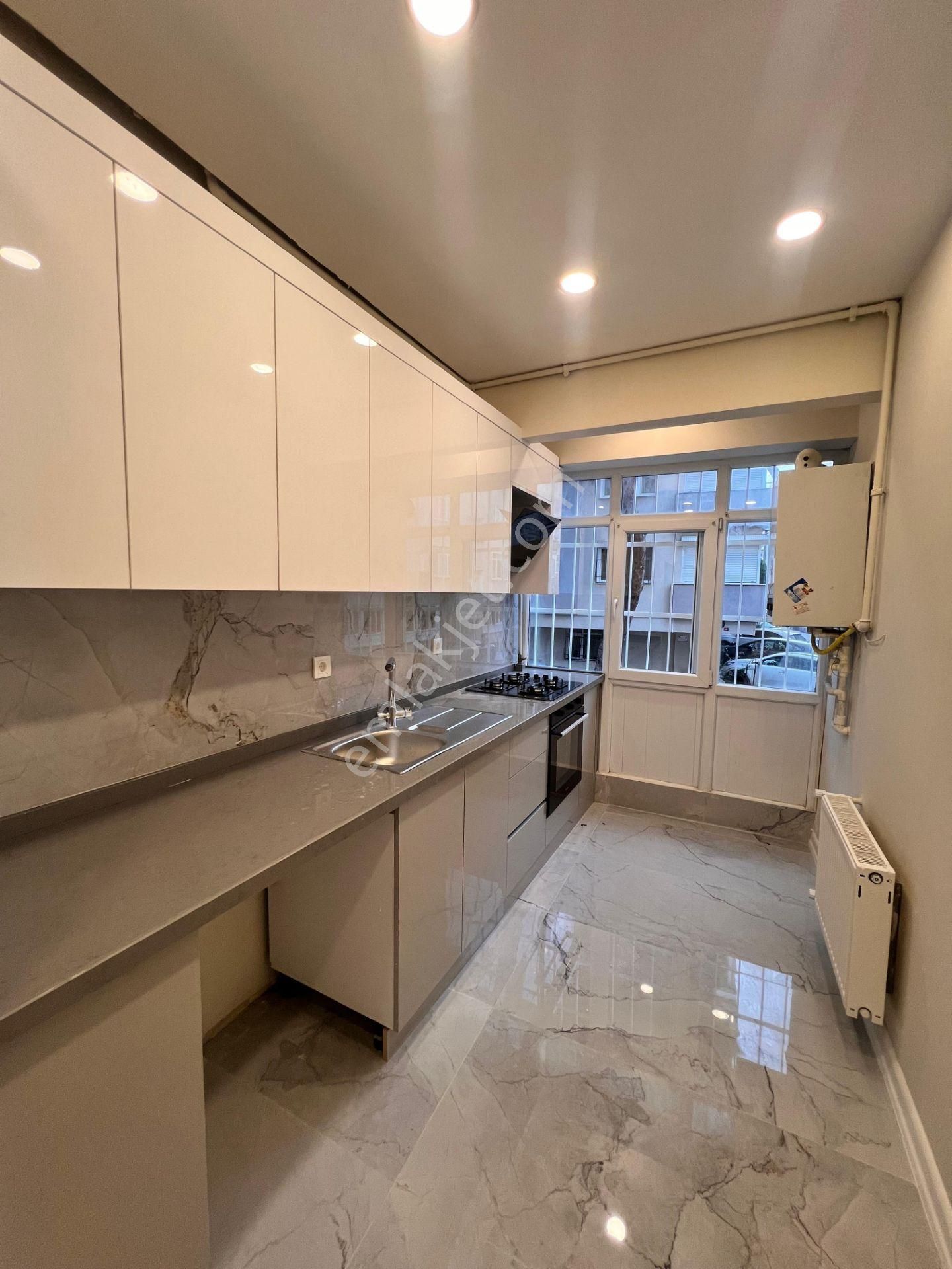 Kaçmaz'dan Sahilde Marmaya Yakın Cadde Üzeri Sokağa Ceğheli 3+1 - Görsel 15