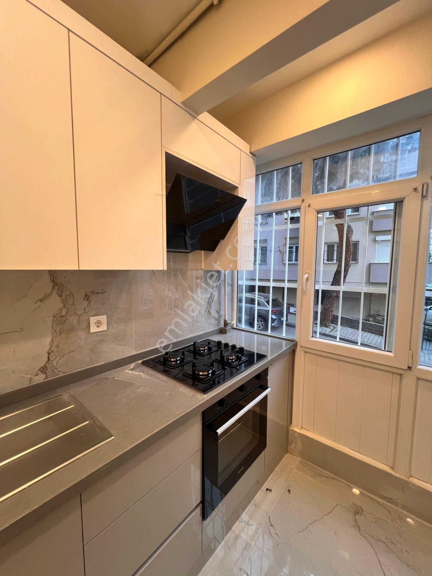 Kaçmaz'dan Sahilde Marmaya Yakın Cadde Üzeri Sokağa Ceğheli 3+1 - Görsel 3