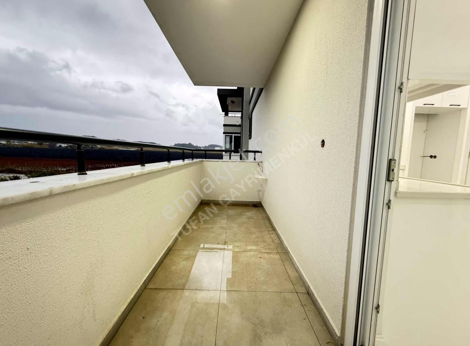 Ilıcada Devasa Büyük Arakat Kiralık 2+1 Sıfır Daire - Görsel 31