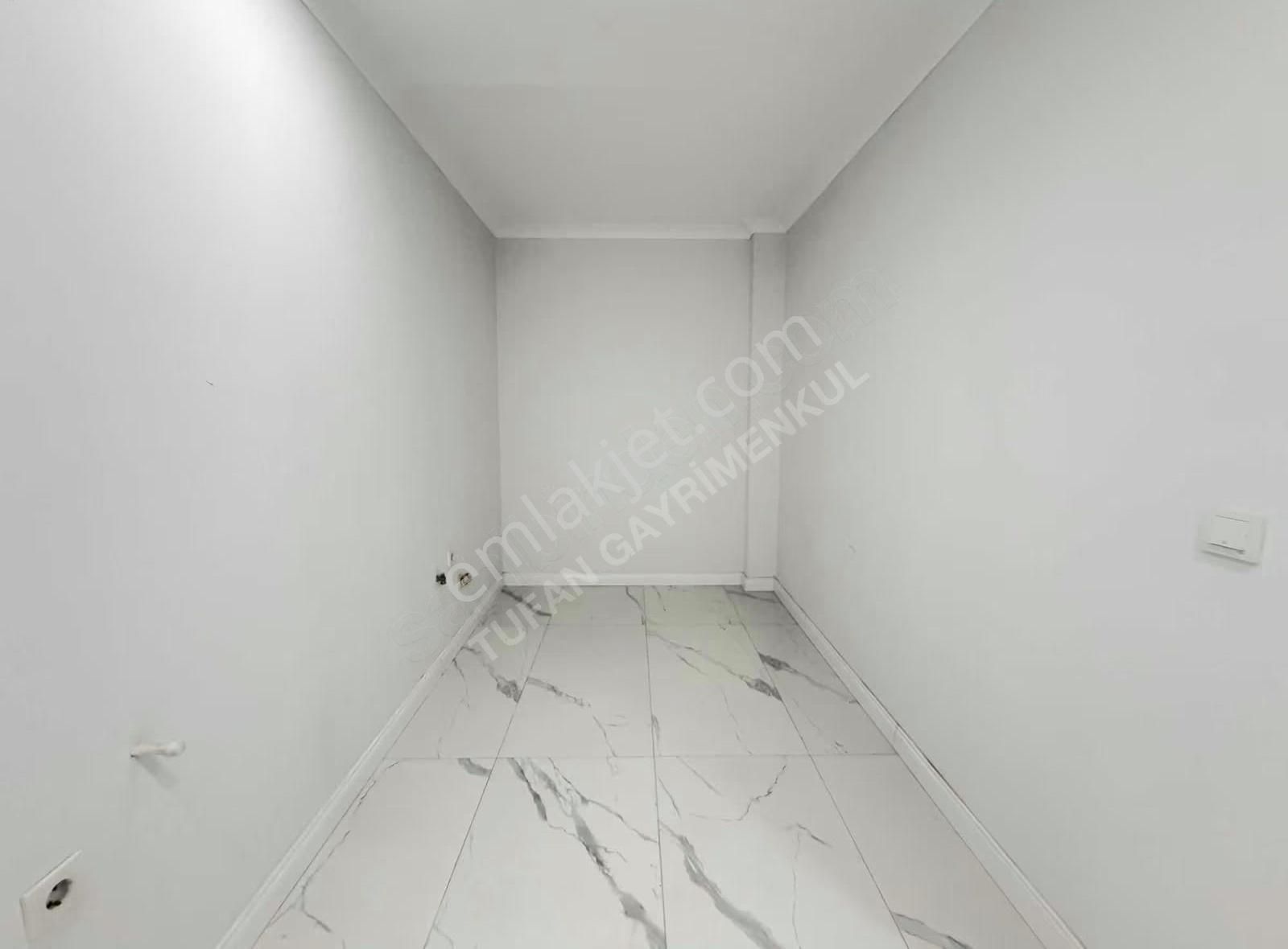 Ilıcada Devasa Büyük Arakat Kiralık 2+1 Sıfır Daire - Görsel 9