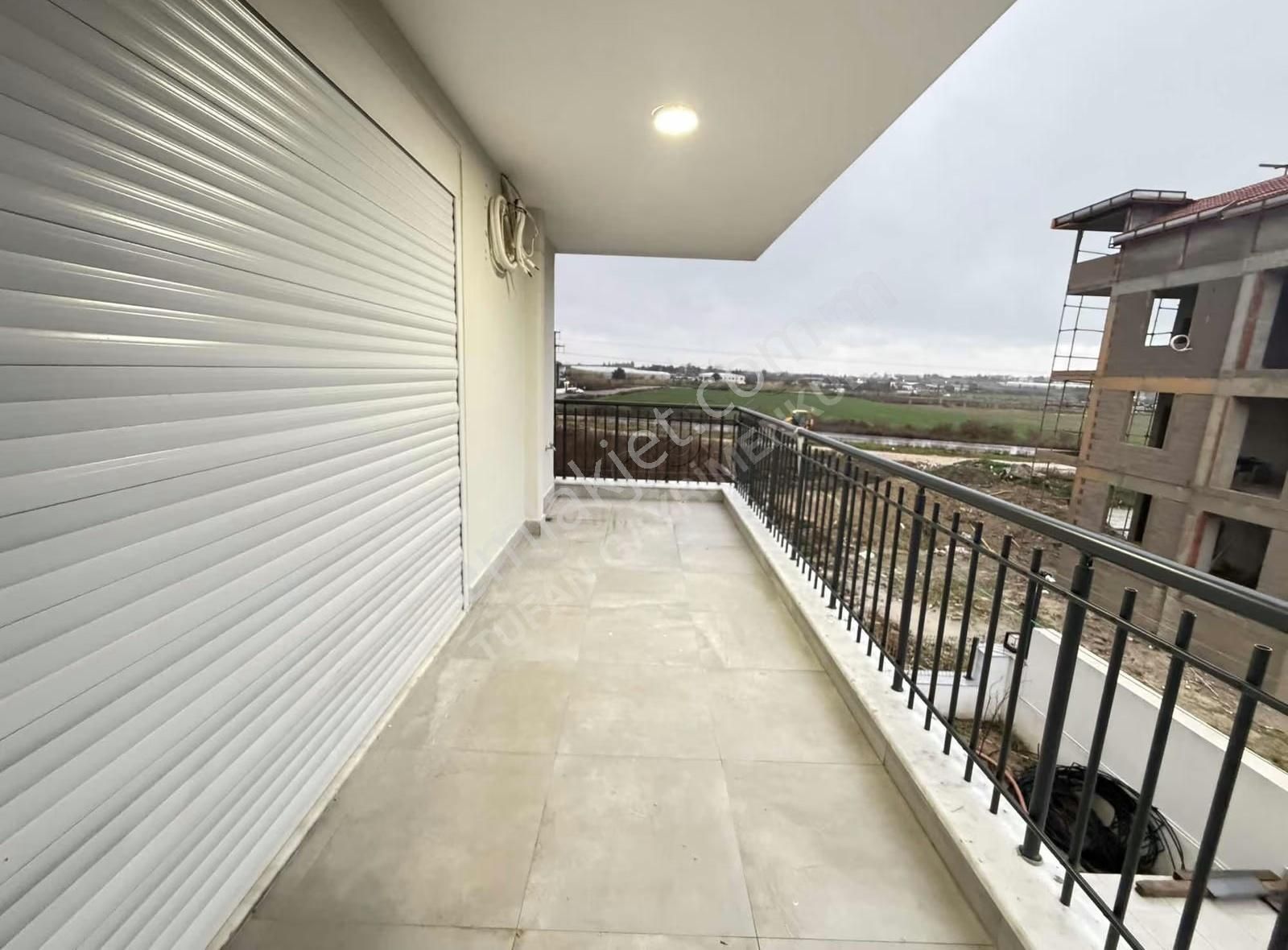 Ilıcada Devasa Büyük Arakat Kiralık 2+1 Sıfır Daire - Görsel 4