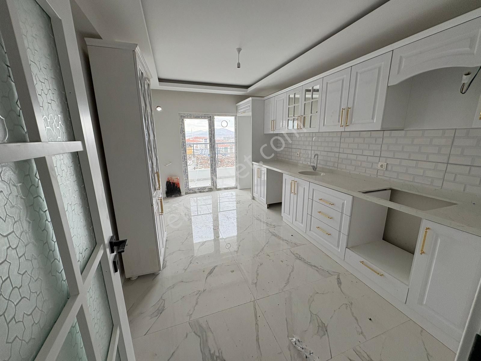 Yılmazer'den Şahane Tasarımyla Güny Cepheli Manzaralı Arakat 3+1