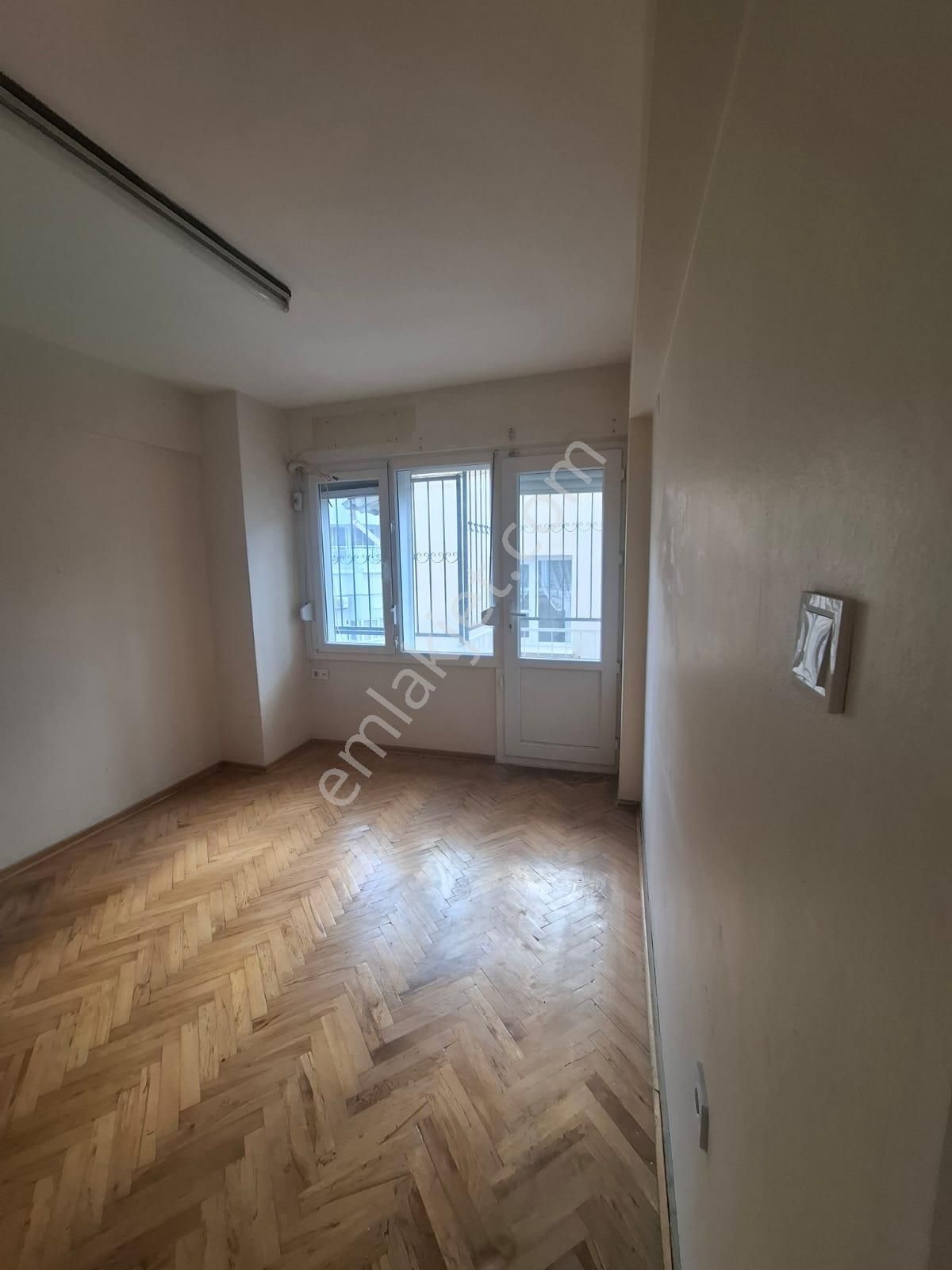 Balçovada Anayolda Metro Yakını Asansörlü Arakat Satılık 3+1 - Görsel 2