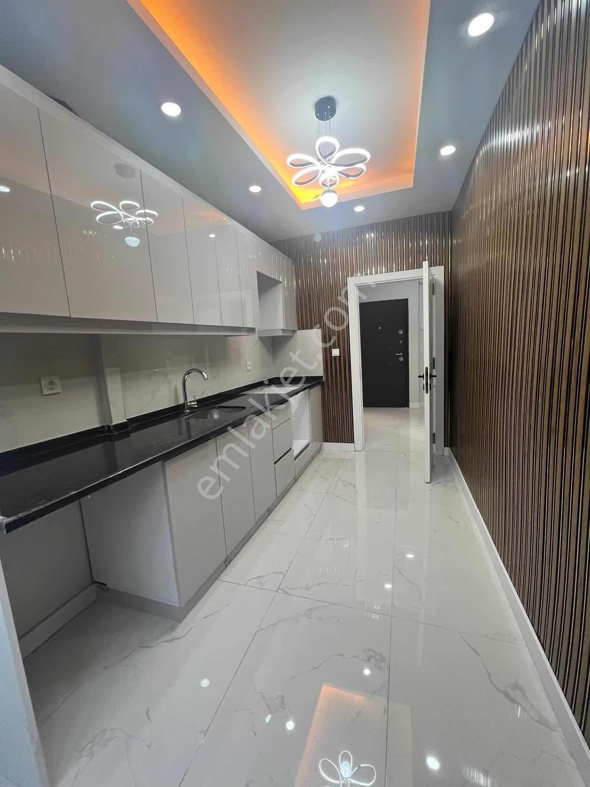 Altındağ Mahallesinde Satılık İçi Full Yapılı 3+1 Fırsat Daire