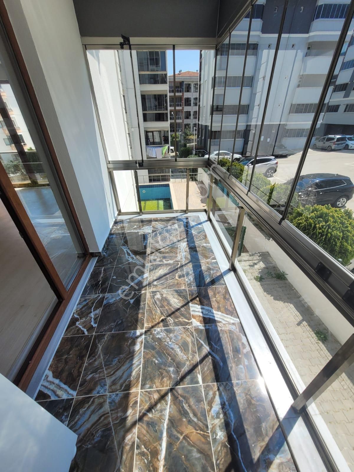 Delux'den Hürriyet Mah.'de Havuz Manzaralı Geniş Lux 2+1 - Görsel 12