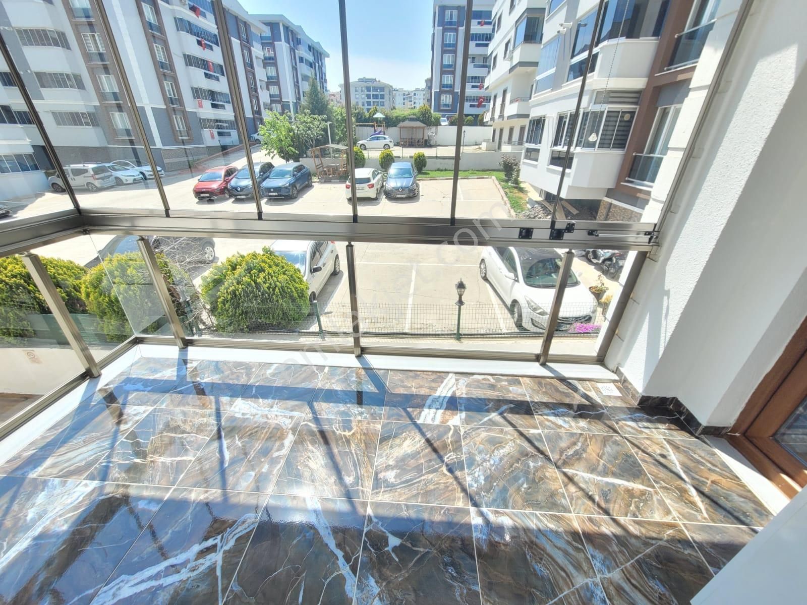 Delux'den Hürriyet Mah.'de Havuz Manzaralı Geniş Lux 2+1 - Görsel 13