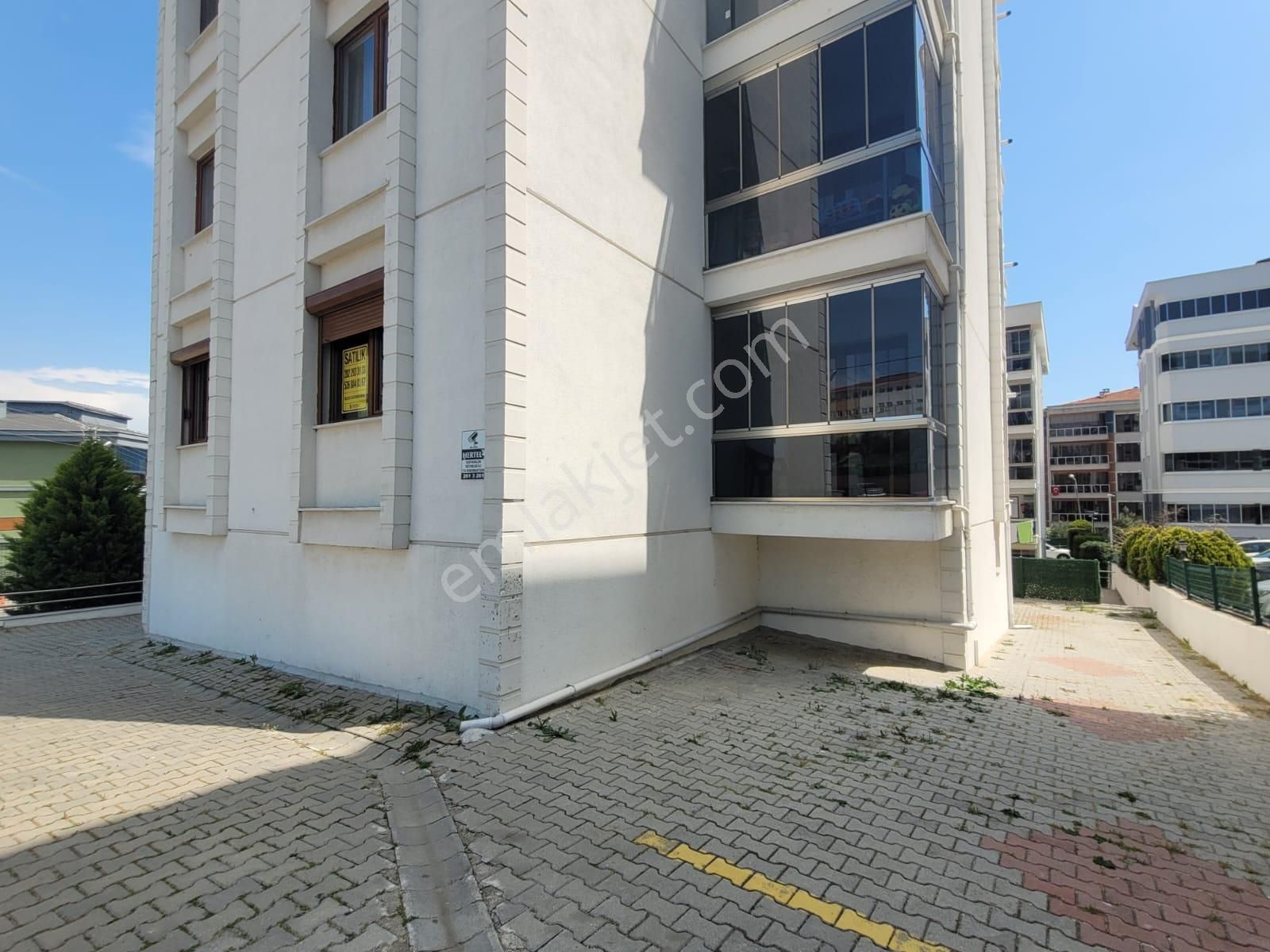 Delux'den Hürriyet Mah.'de Havuz Manzaralı Geniş Lux 2+1 - Görsel 29