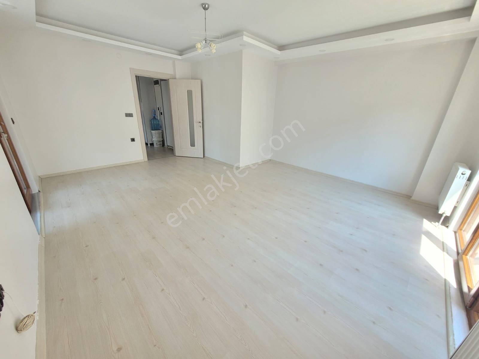 Delux'den Hürriyet Mah.'de Havuz Manzaralı Geniş Lux 2+1 - Görsel 5