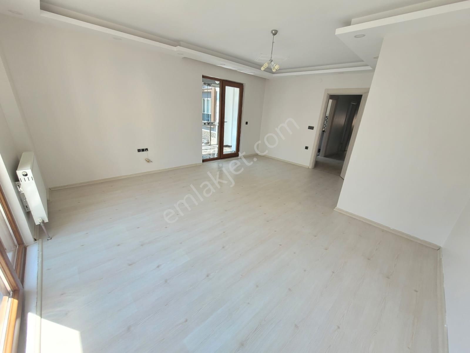 Delux'den Hürriyet Mah.'de Havuz Manzaralı Geniş Lux 2+1 - Görsel 6