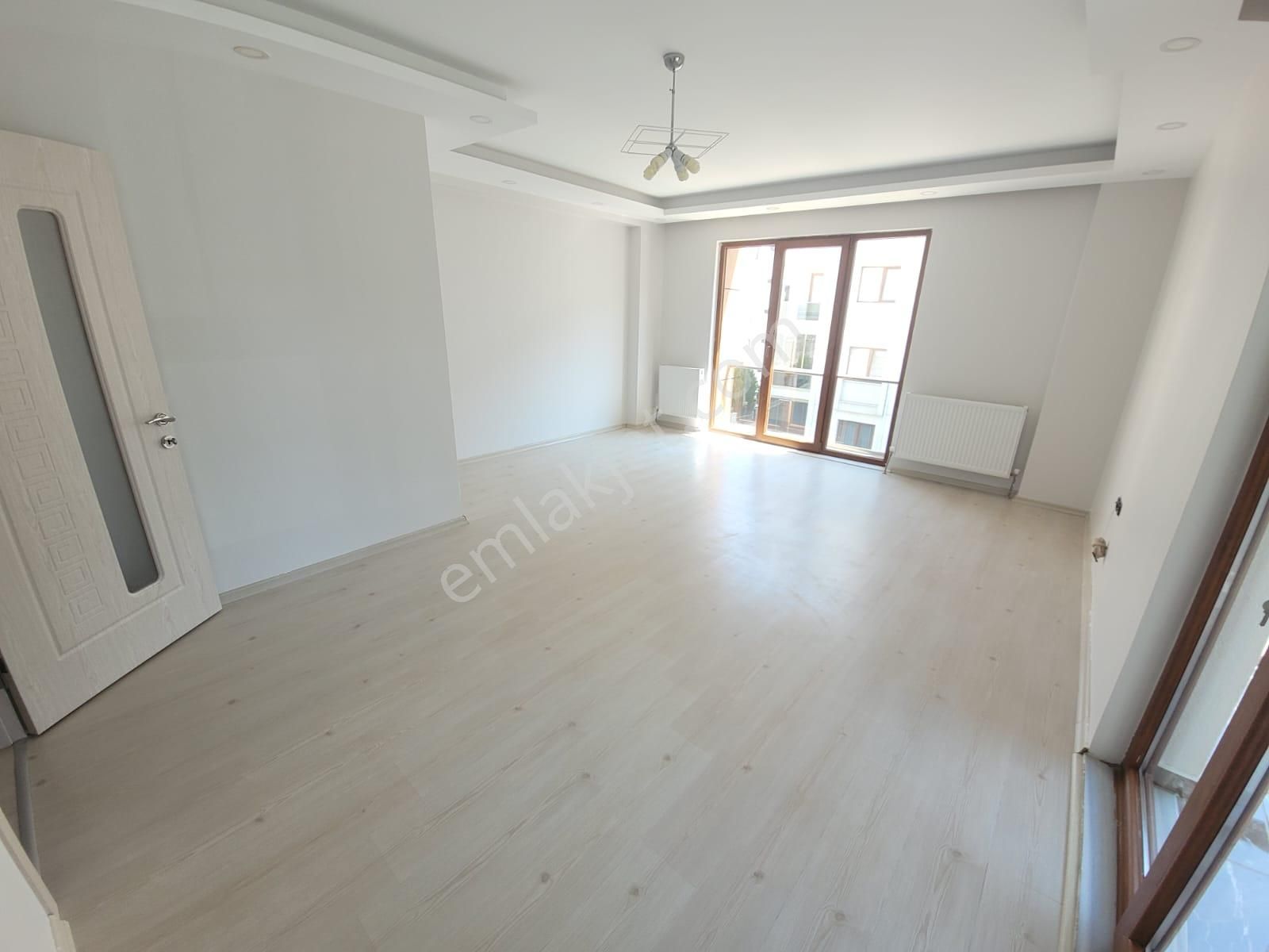 Delux'den Hürriyet Mah.'de Havuz Manzaralı Geniş Lux 2+1 - Görsel 4