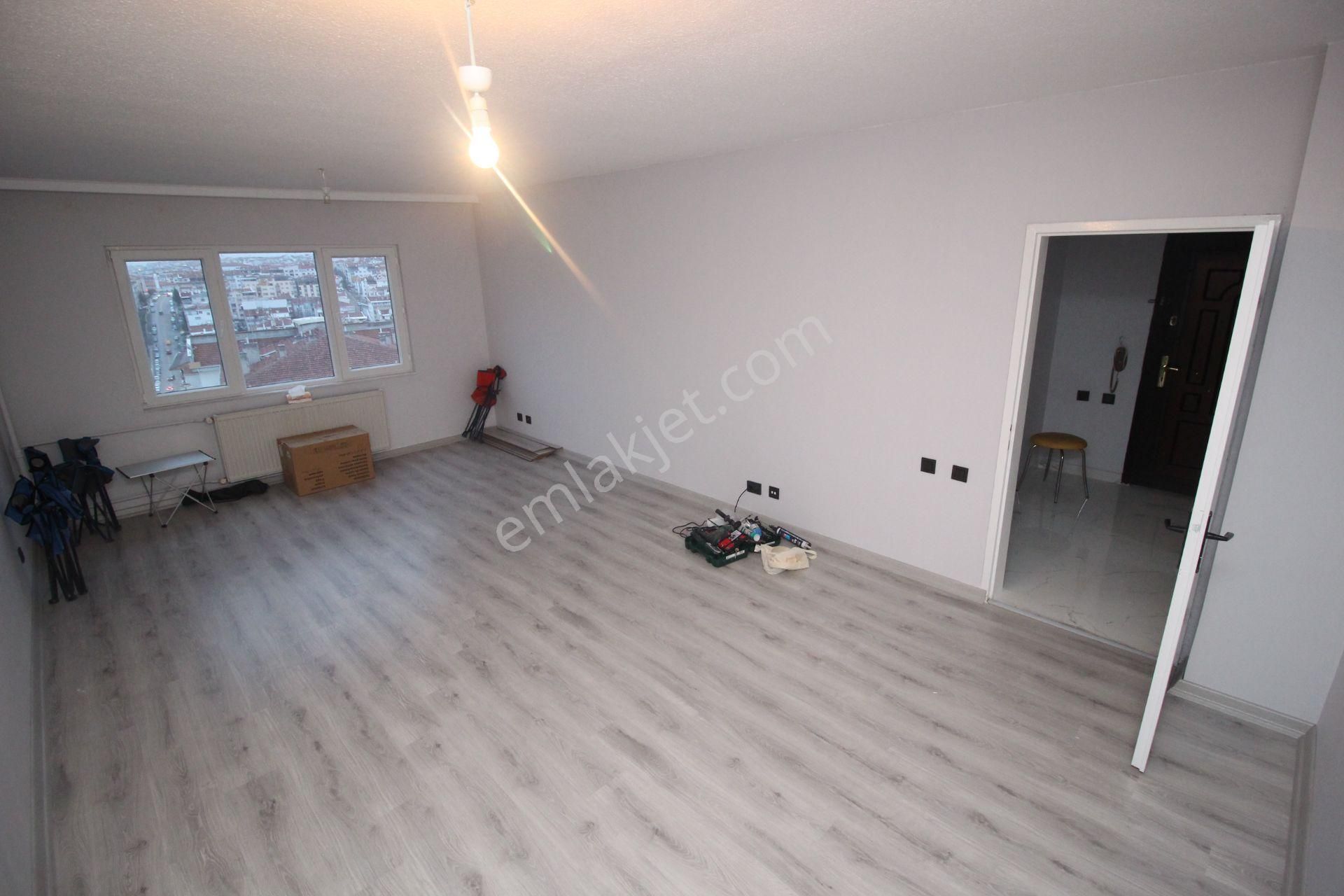 Elvankent Banka Blokları'nda Arakat Asansörlü Manzaralı 2+1 Satılık Daire - Görsel 8