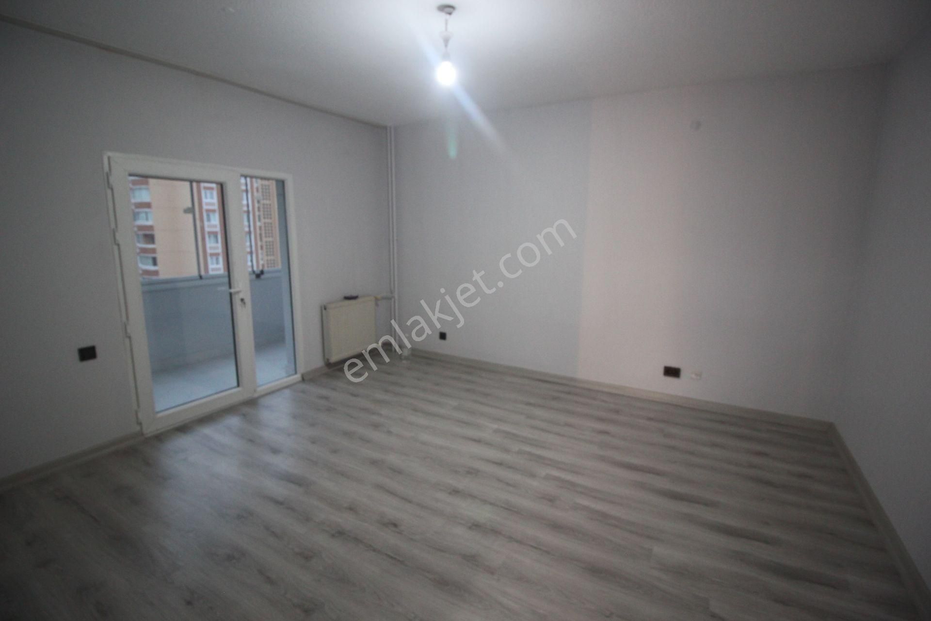 Elvankent Banka Blokları'nda Arakat Asansörlü Manzaralı 2+1 Satılık Daire - Görsel 11