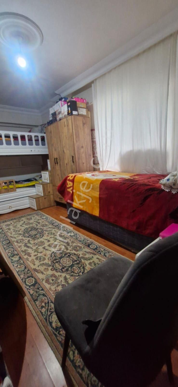 Sefaköy Kartaltepe Mahallesinde Metrobüse 5 Dk Mesafede 3+1 Geniş Daire - Görsel 2