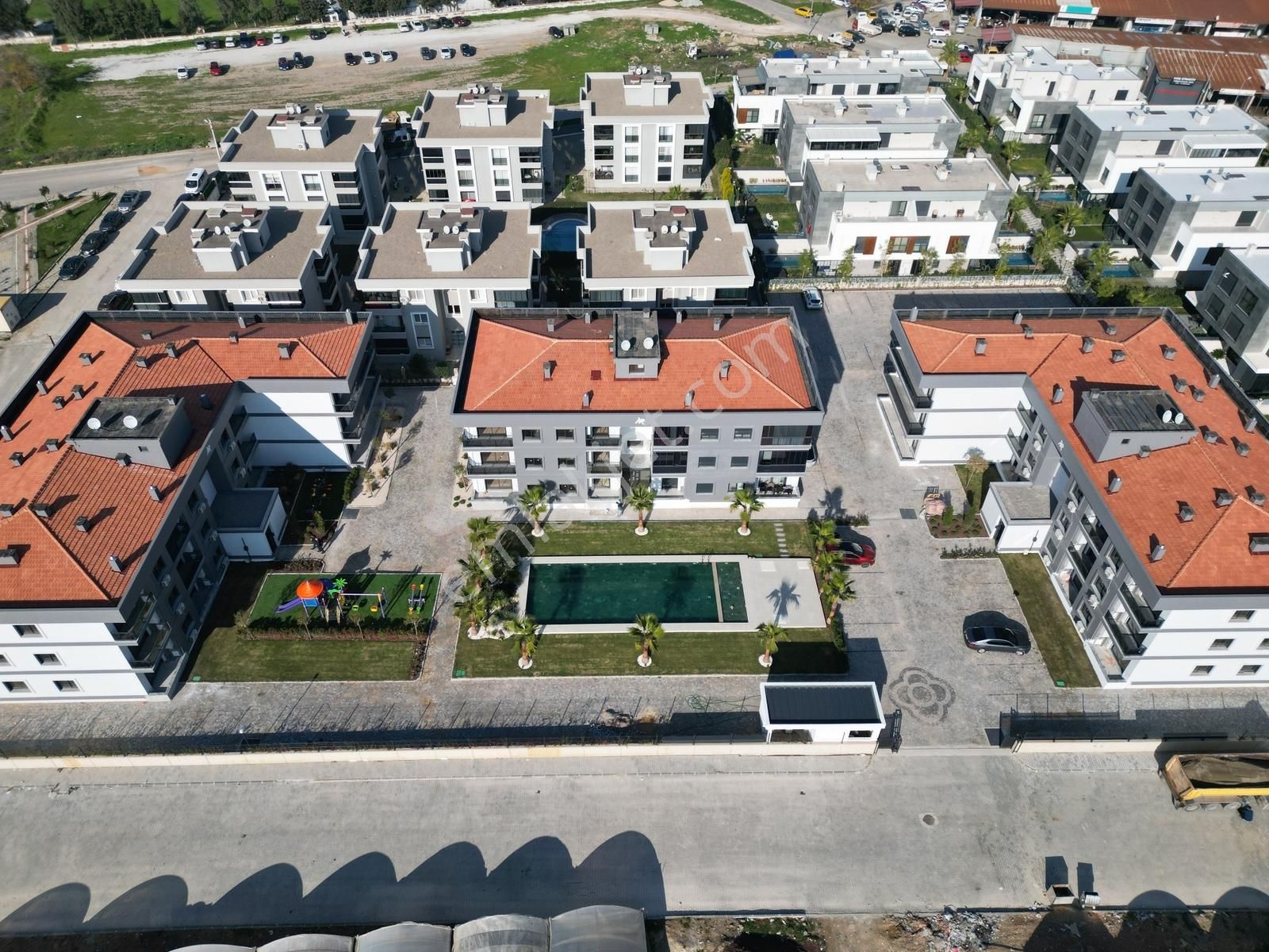 Q'zen Den Havuzlu Site İçerisinde 60 M2 1+1 Başlayan Fiyatlarla - Görsel 18