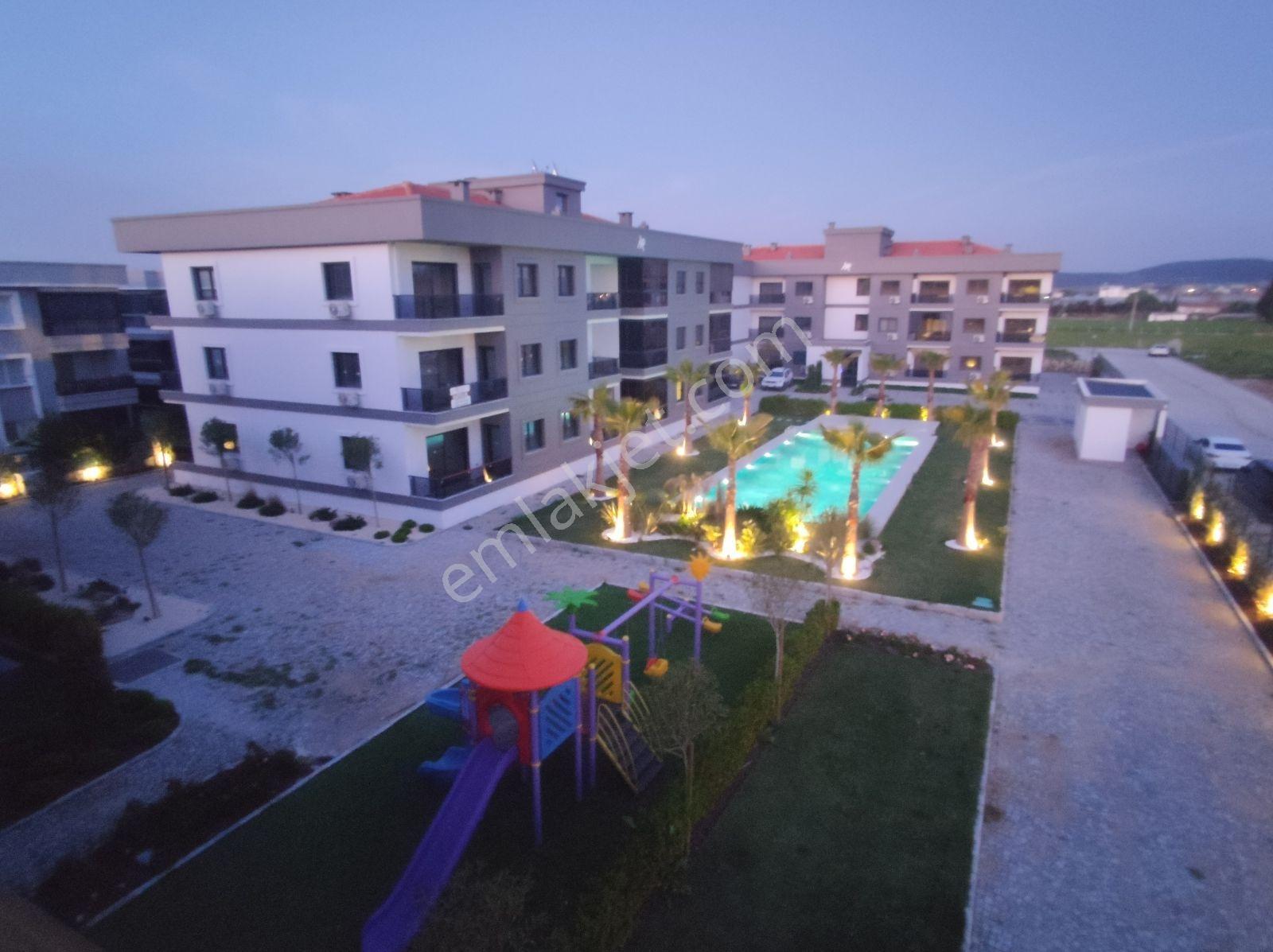Q'zen Den Havuzlu Site İçerisinde 60 M2 1+1 Başlayan Fiyatlarla