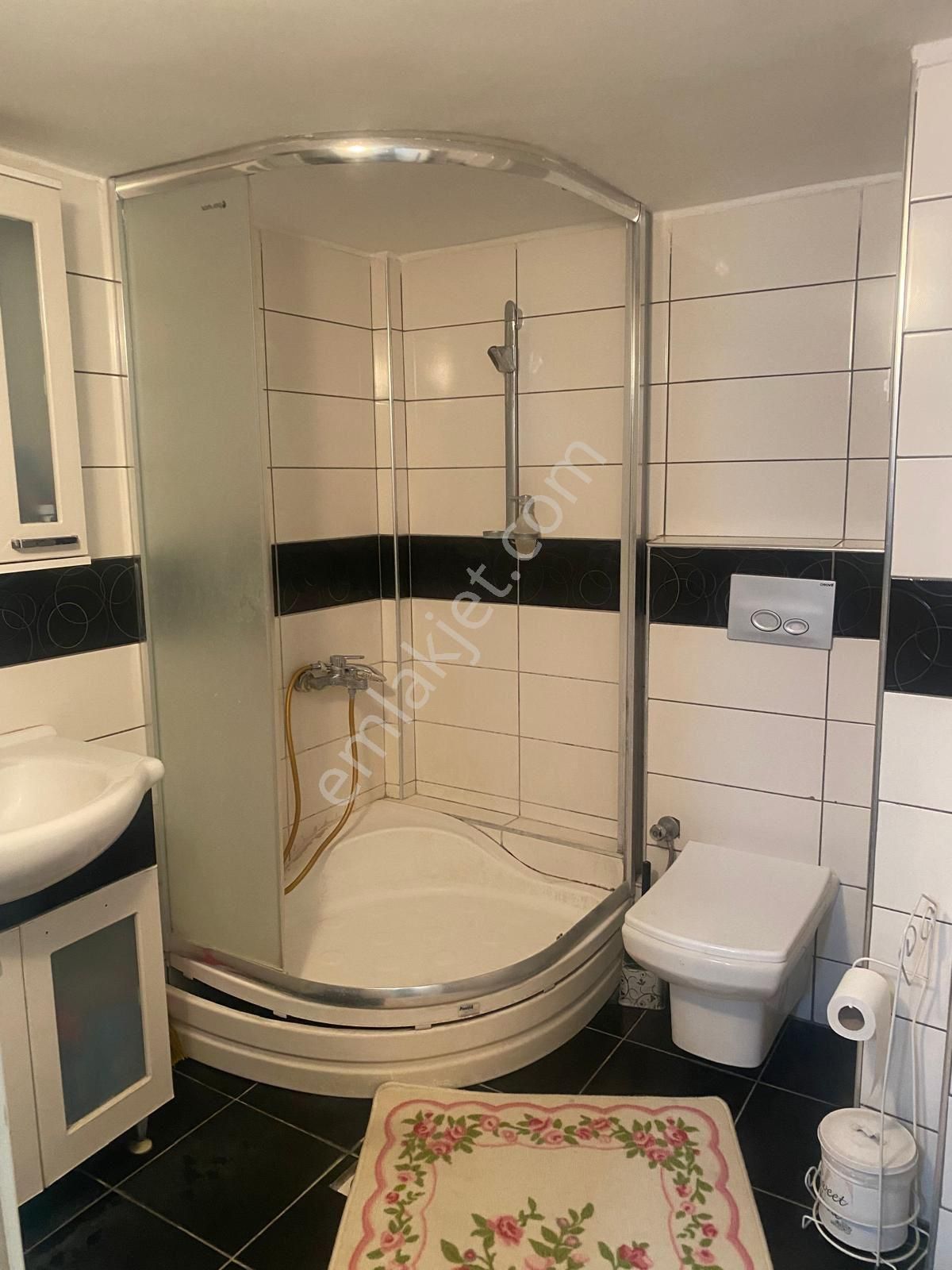 Kuşpınarda Diş Hastanesi Yanı İçi Komple Yenilenmiş 2,5+1 Satılık Daire - Görsel 5