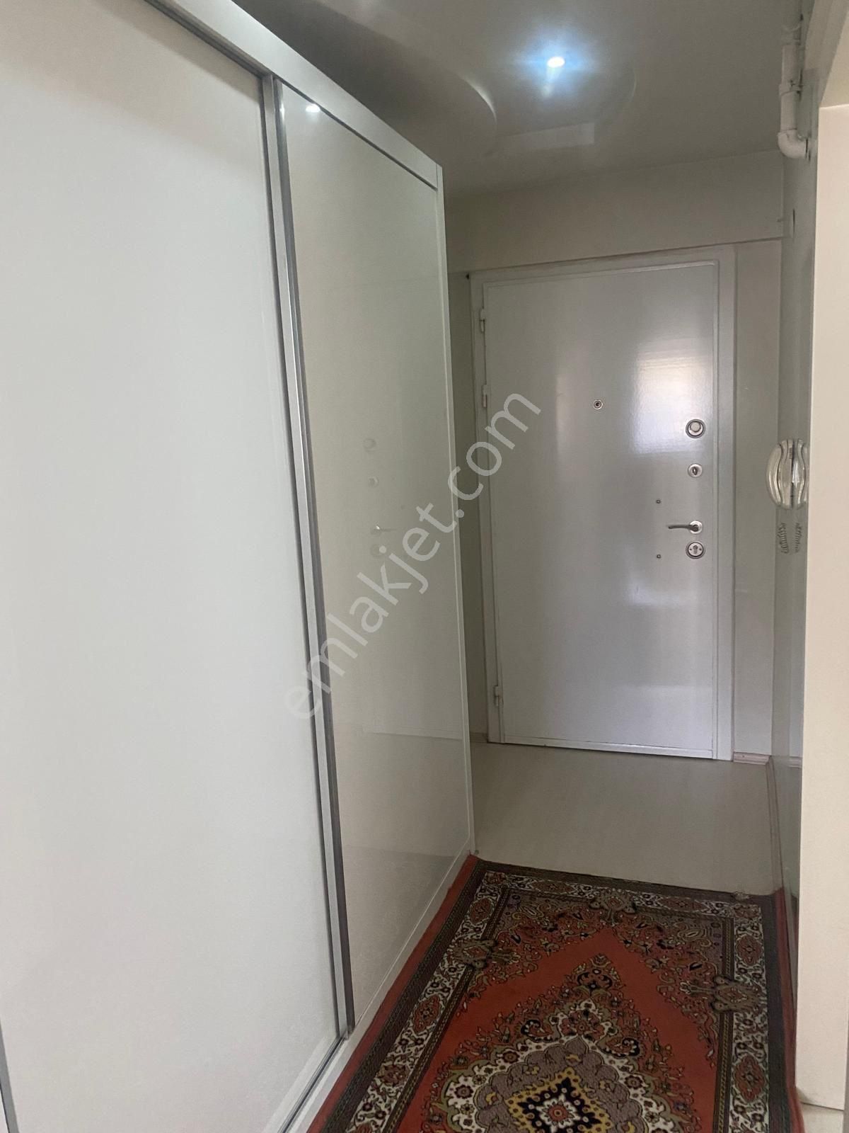 Kuşpınarda Diş Hastanesi Yanı İçi Komple Yenilenmiş 2,5+1 Satılık Daire - Görsel 2
