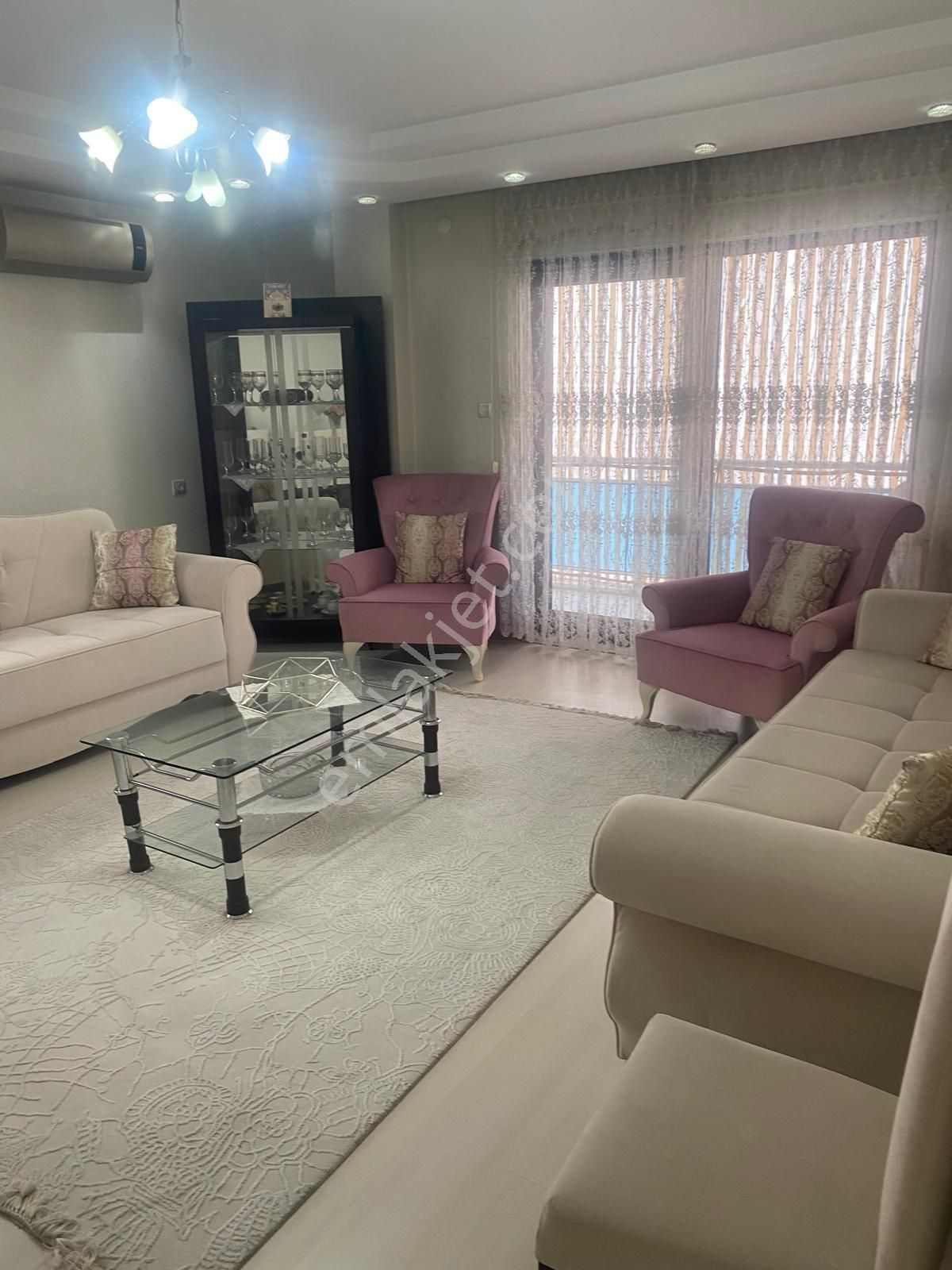 Kuşpınarda Diş Hastanesi Yanı İçi Komple Yenilenmiş 2,5+1 Satılık Daire - Görsel 6