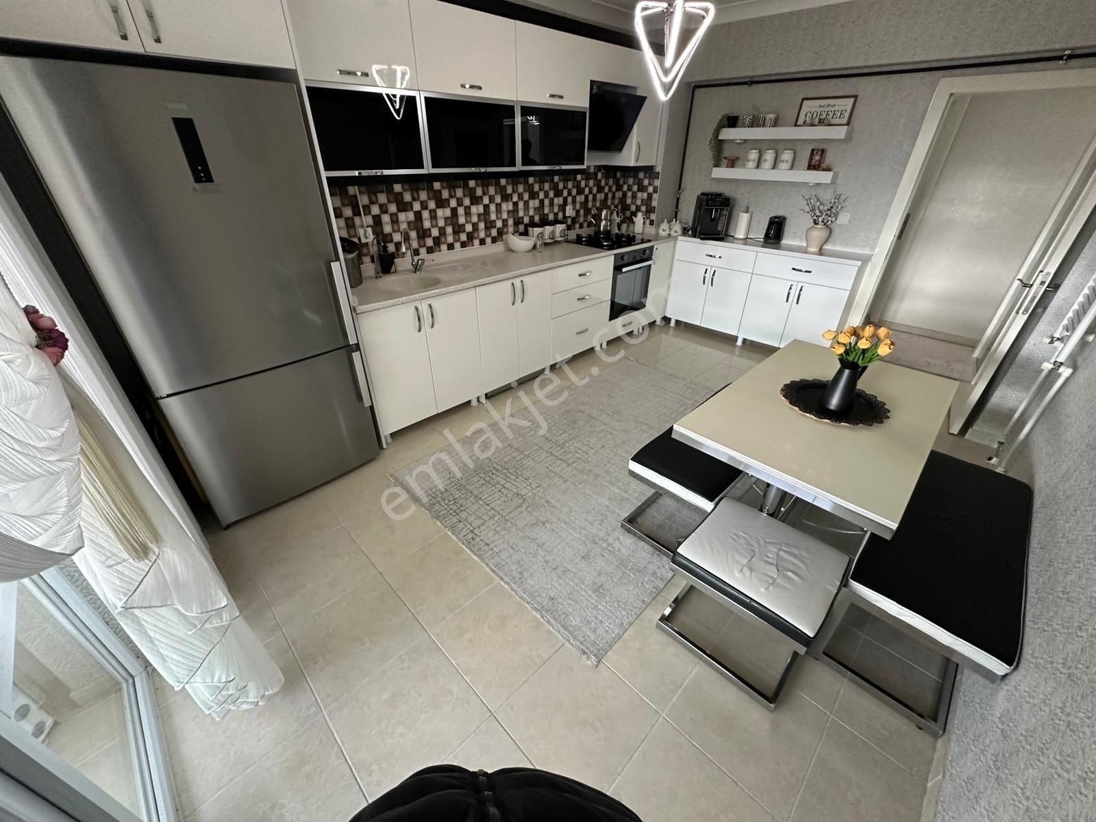 Yeni Cimşit Mh^de E. Banyolu G. Odalı 160m2 Genişlikte Ön Cp. 4+1 Full Yapılı Daire ! - Görsel 6