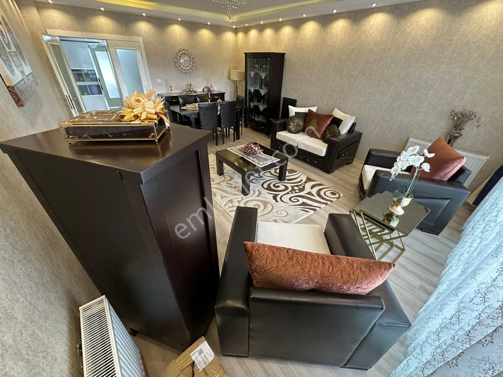 Yeni Cimşit Mh^de E. Banyolu G. Odalı 160m2 Genişlikte Ön Cp. 4+1 Full Yapılı Daire ! - Görsel 5