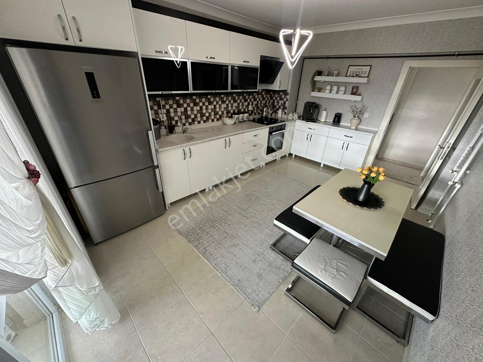 Yeni Cimşit Mh^de E. Banyolu G. Odalı 160m2 Genişlikte Ön Cp. 4+1 Full Yapılı Daire ! - Görsel 7