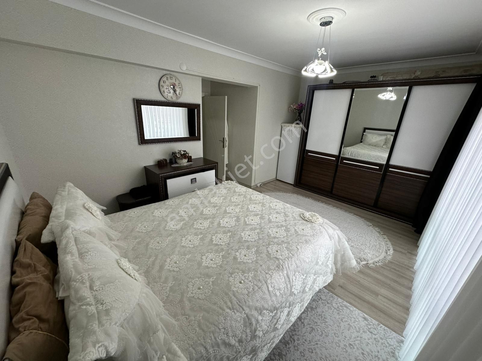 Yeni Cimşit Mh^de E. Banyolu G. Odalı 160m2 Genişlikte Ön Cp. 4+1 Full Yapılı Daire ! - Görsel 16