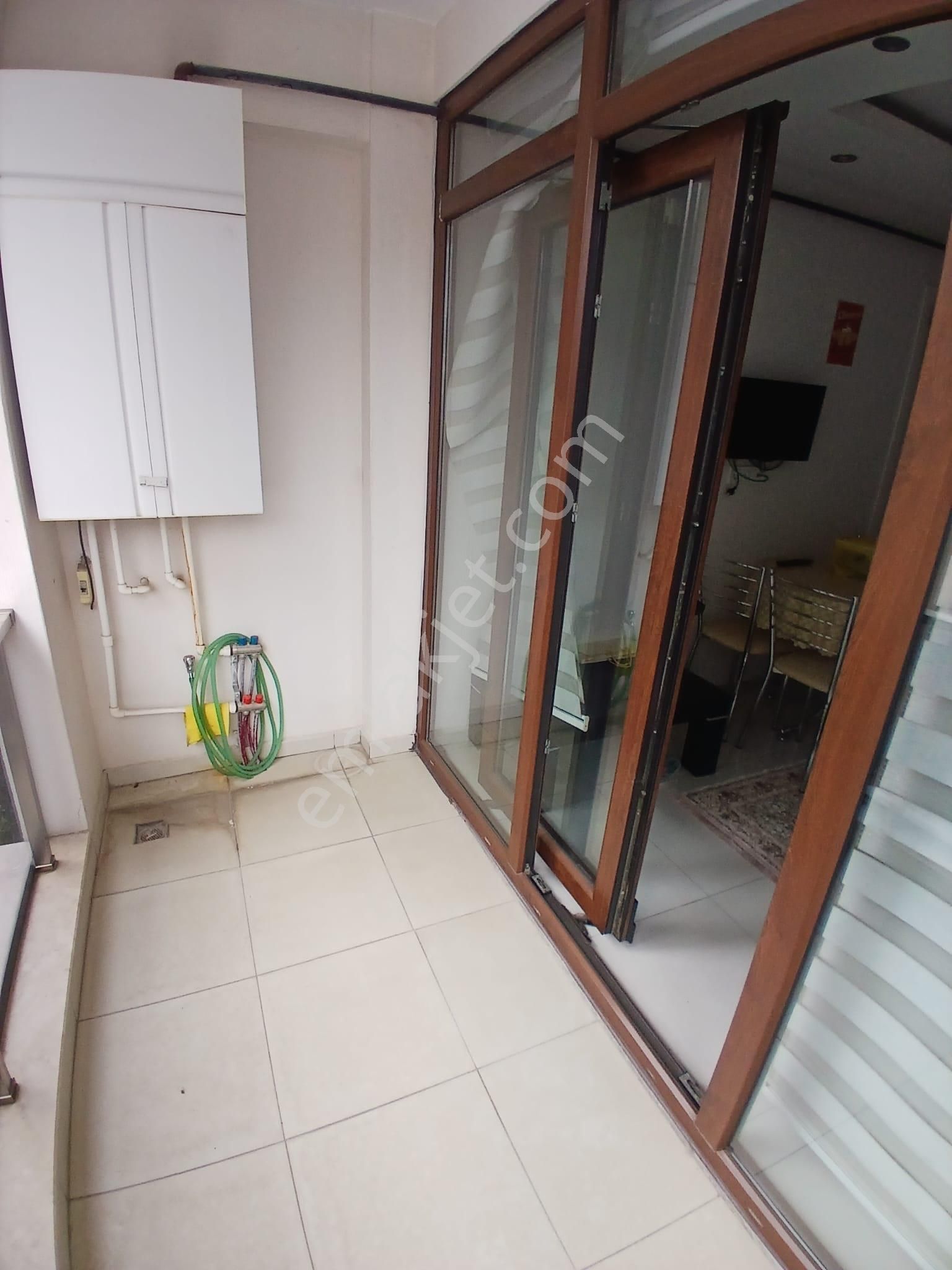 Ender Uysal Gayrimenkulden Üniversiteye Yakın 1+1 Balkkonlu Asansörlü Satılık Apart.. - Görsel 10
