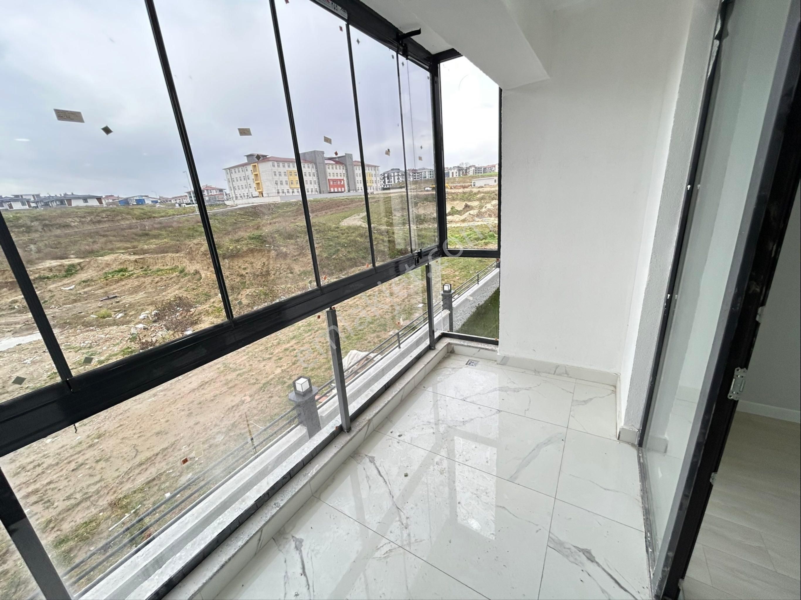 Çorlu'nun Gelişen Bölgesi Rumelide Yatırımlık 1+1 Ara Kat Sıfır - Görsel 11