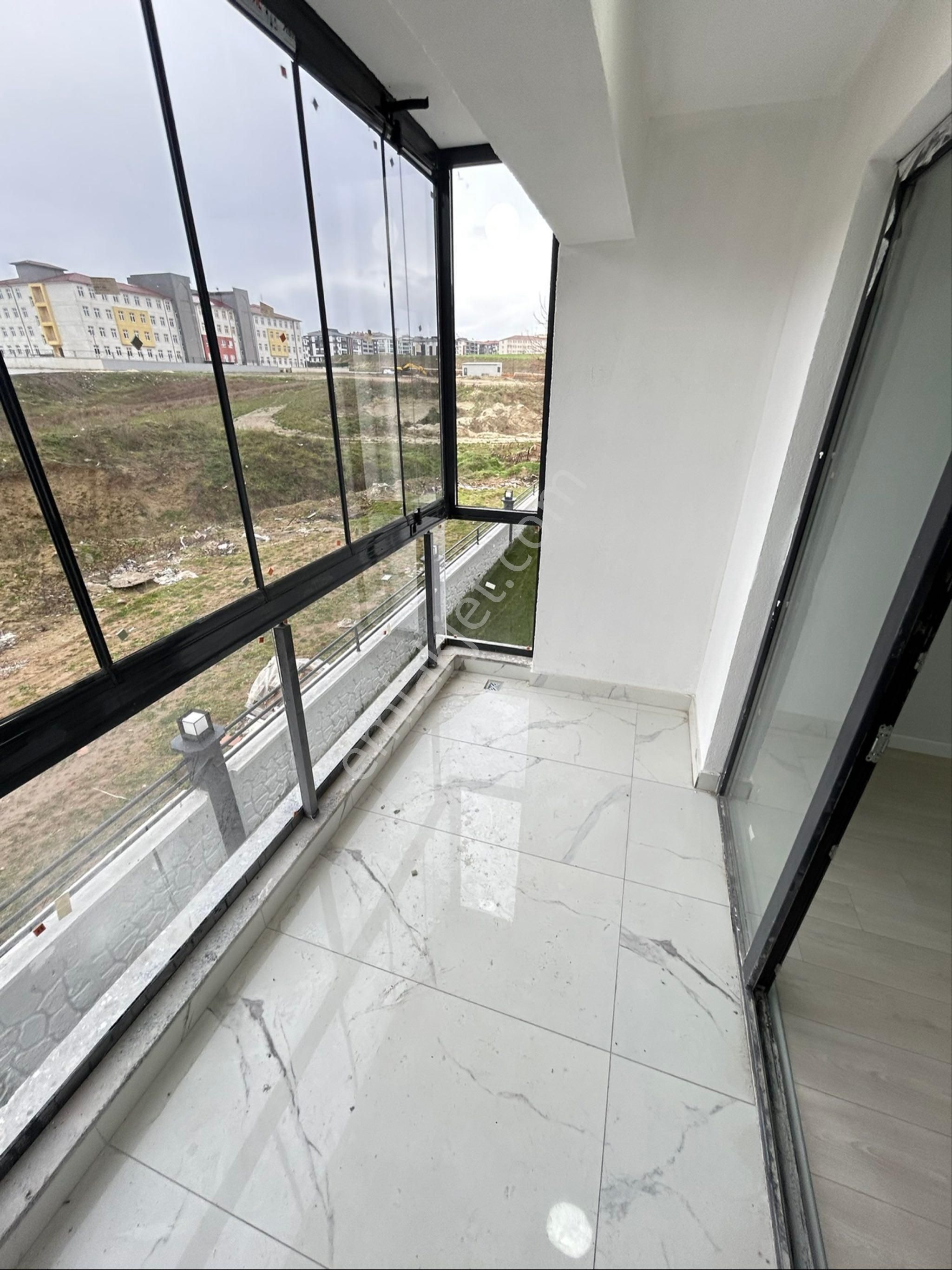 Çorlu'nun Gelişen Bölgesi Rumelide Yatırımlık 1+1 Ara Kat Sıfır - Görsel 14