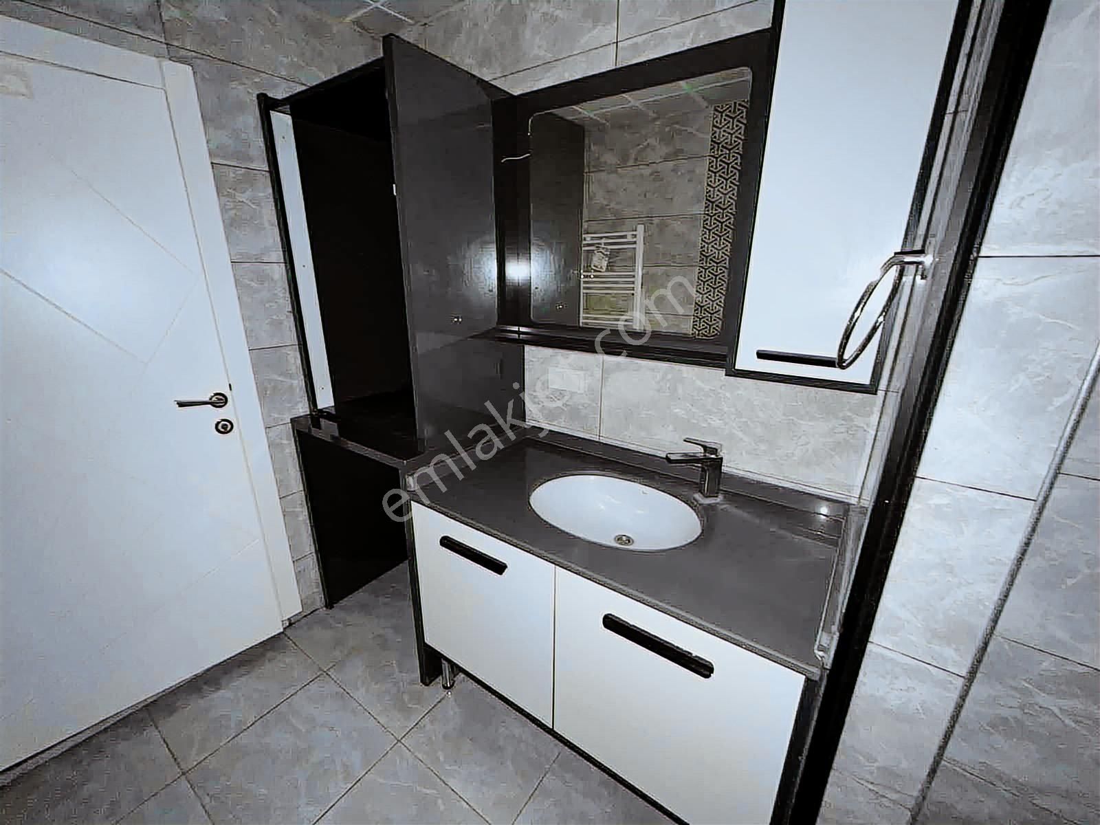 Edremit Merkez Cumhuriyet Mah. Satılık Asansörlü 2+1 Daire - Görsel 7