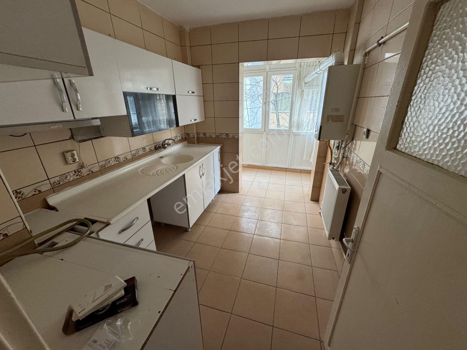 Akşemsettin Mahallesinde 3+1 Yüksek Giriş Satılık Daire