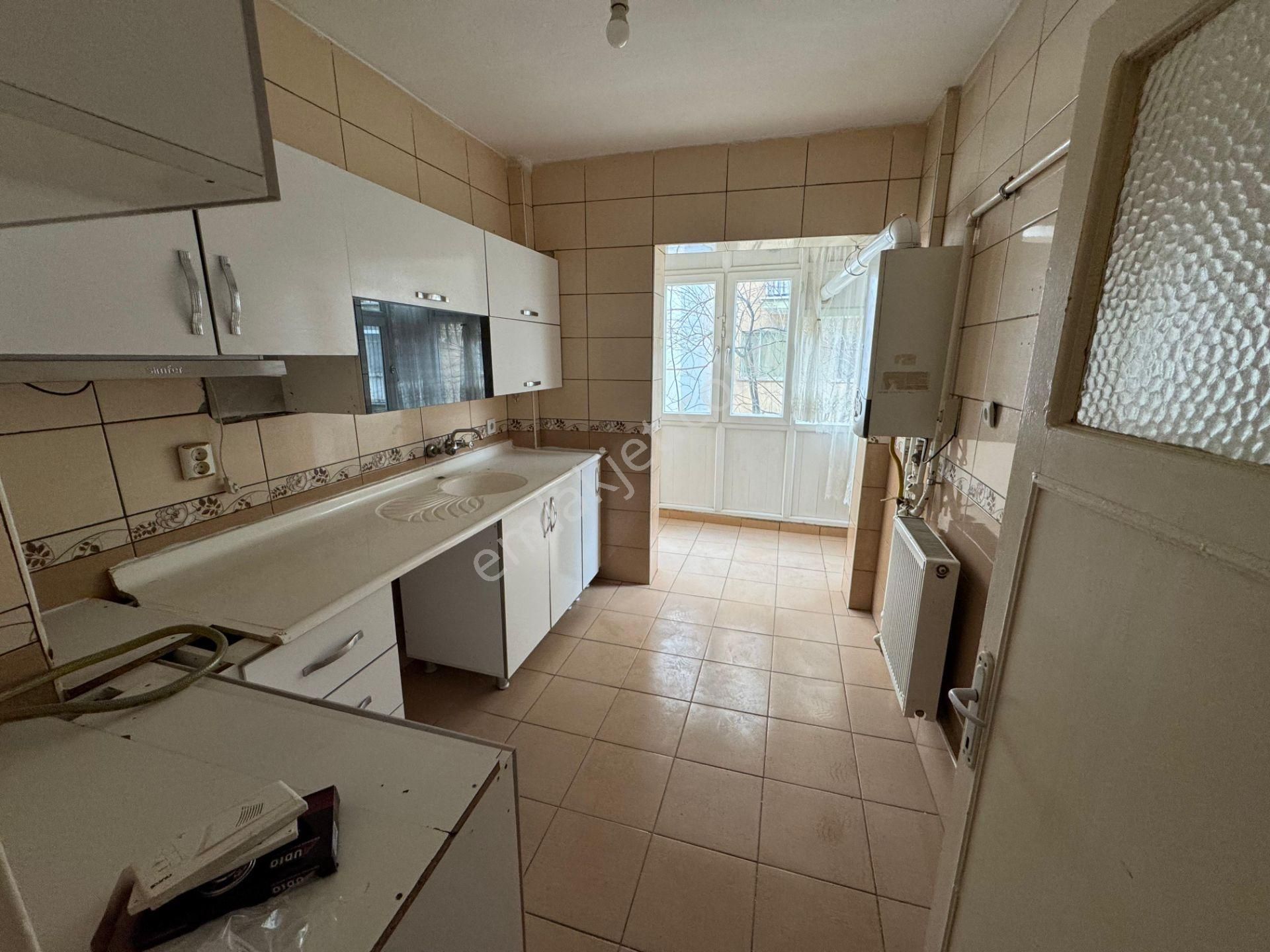 Akşemsettin Mahallesinde 3+1 Yüksek Giriş Satılık Daire - Görsel 2