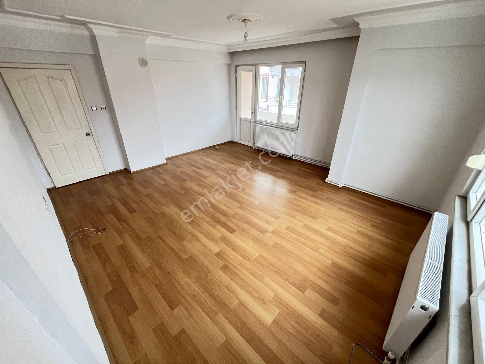 Sezgin Emlaktan Altınkumda Doğalgazlı Sürekli Kiralık Geniş 2+1 - Görsel 7