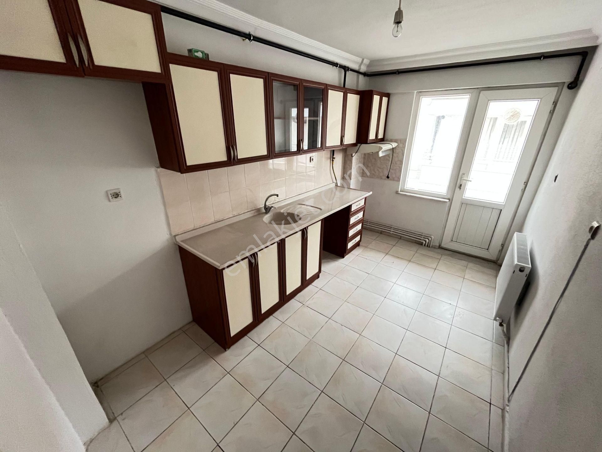 Sezgin Emlaktan Altınkumda Doğalgazlı Sürekli Kiralık Geniş 2+1 - Görsel 12