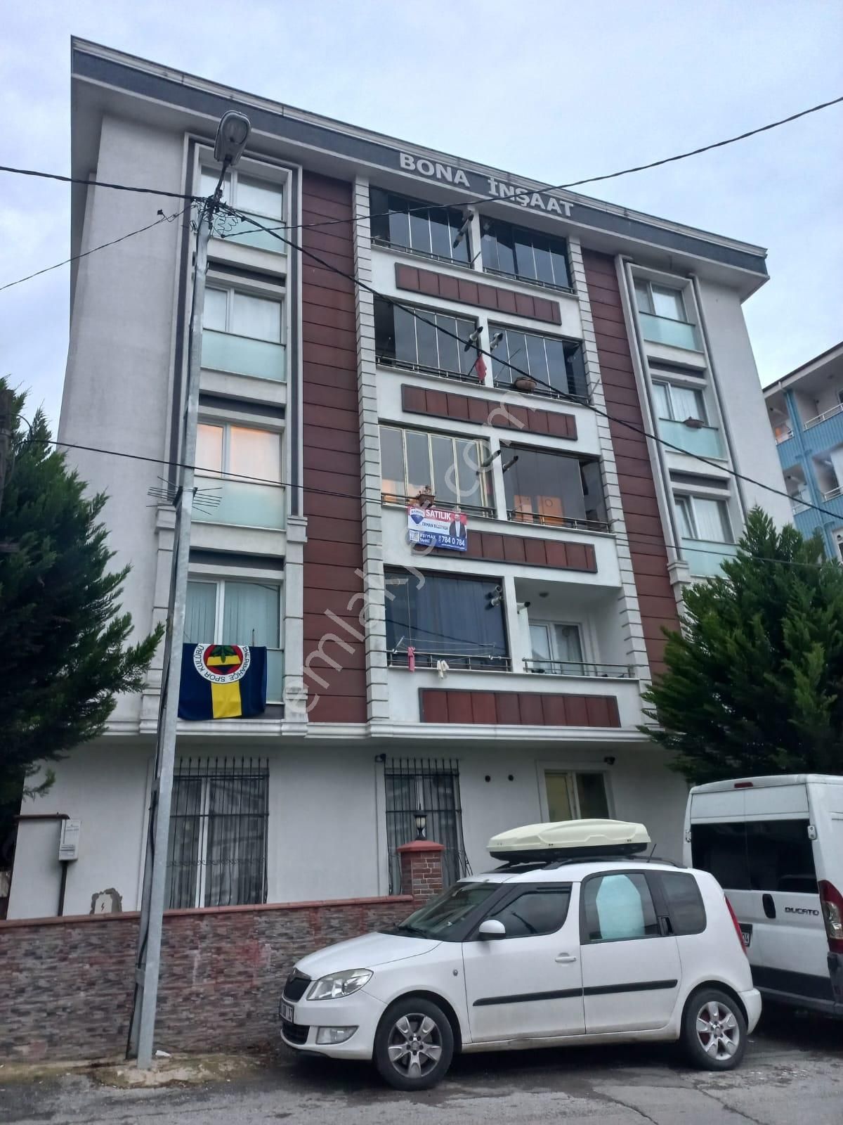 Pendik Şeyhli Yola Ve Metroya Yakın 2+1 Arakat 80 M2 İskanlı